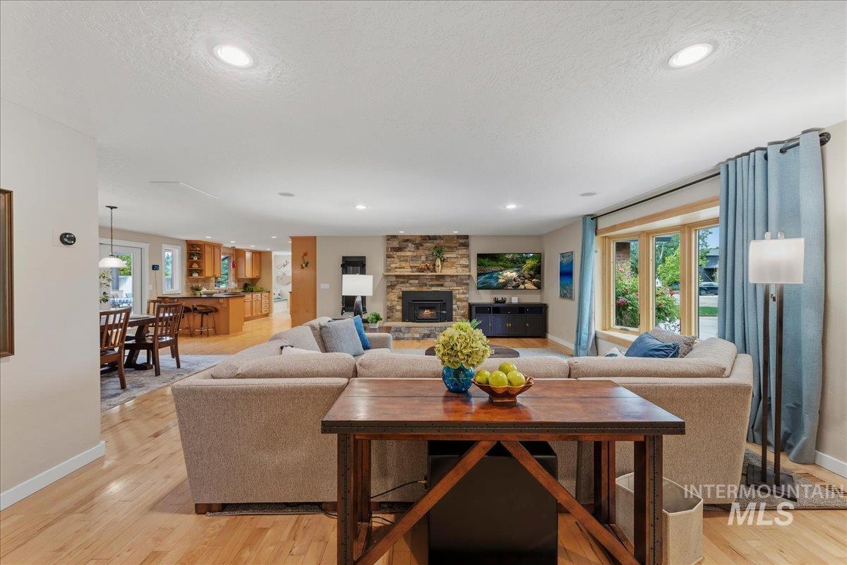 3022 E Springwood Dr, Meridian, Idaho 83642, 3 Bedrooms, 2.5 Bathrooms, Residential For Sale, Price $699,900, 98989542