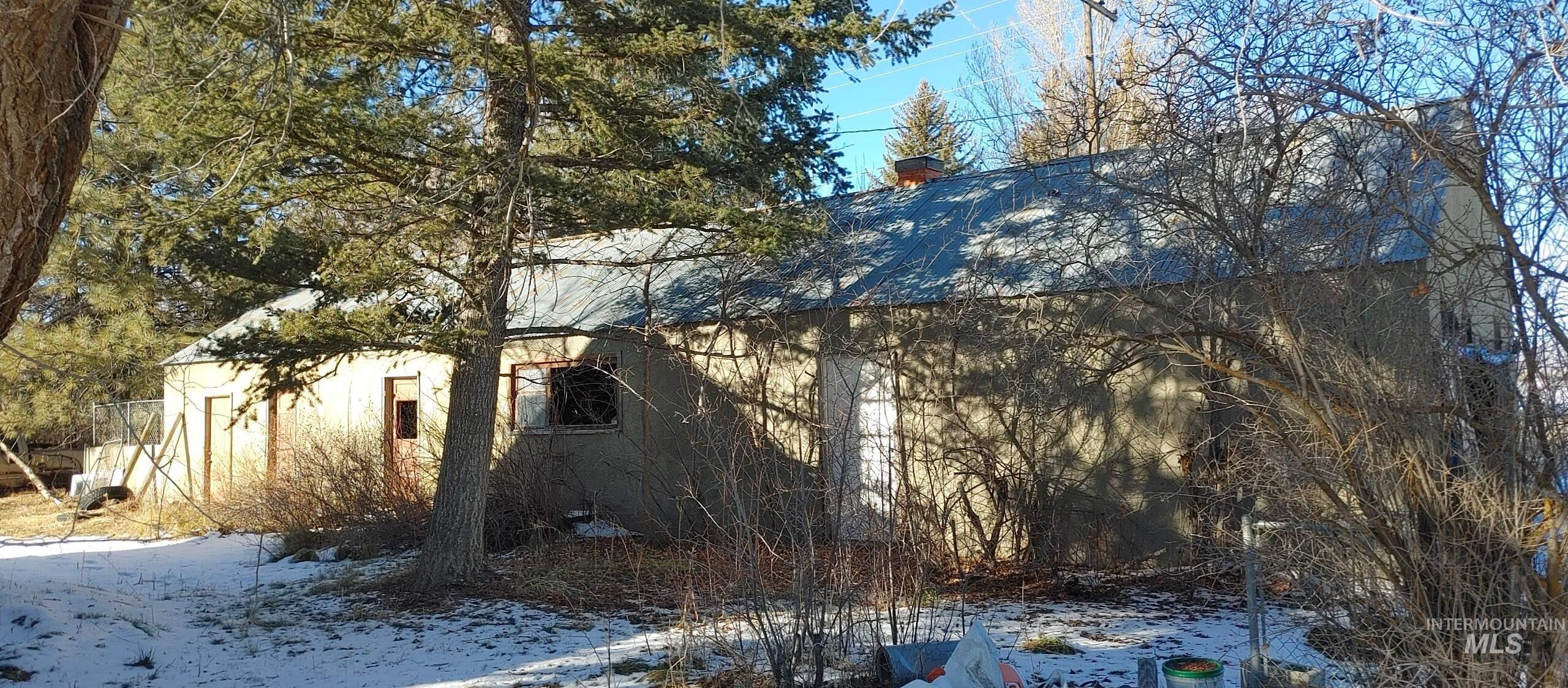 227 Alturas Ave, Fairfield, Idaho 83327, 4 Bedrooms, 1 Bathroom, Residential For Sale, Price $150,000, 98989547