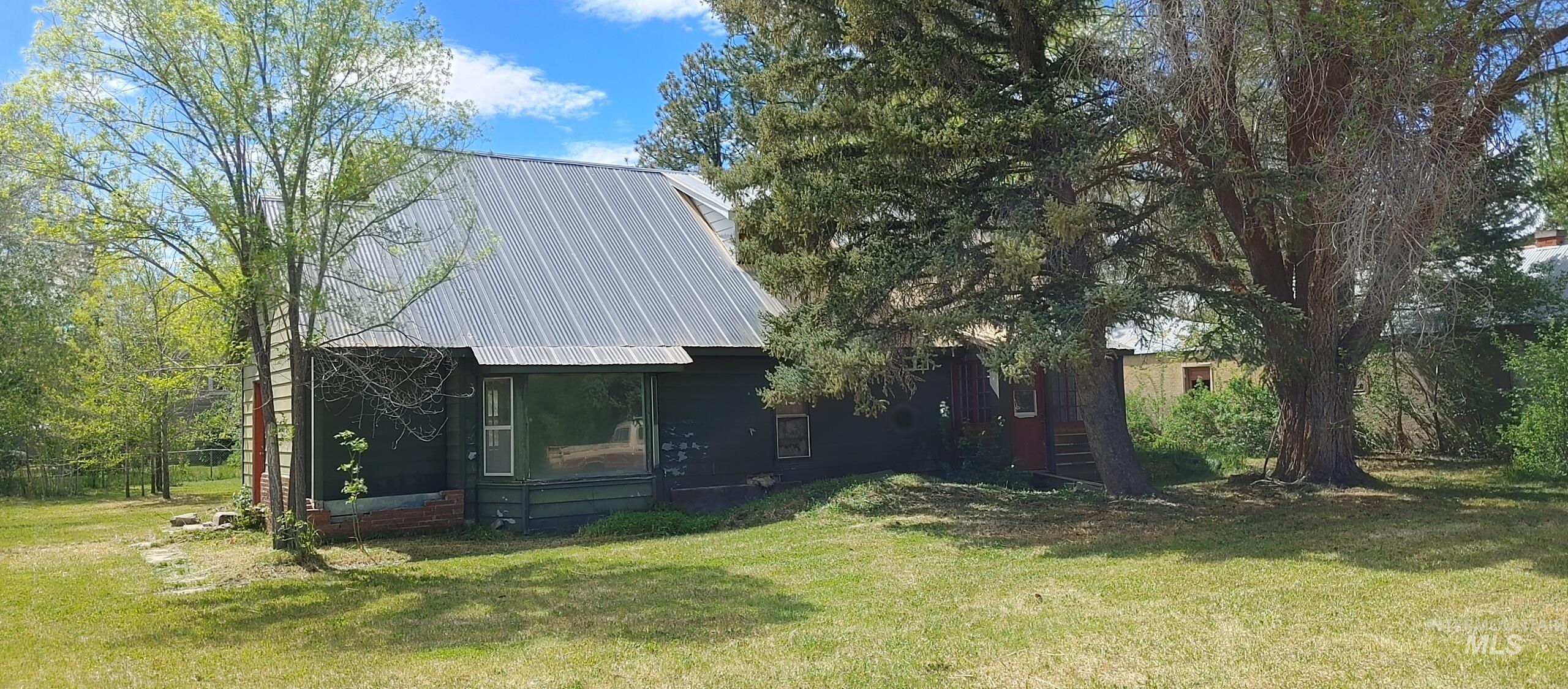 227 Alturas Ave, Fairfield, Idaho 83327, 4 Bedrooms, 1 Bathroom, Residential For Sale, Price $150,000, 98989547