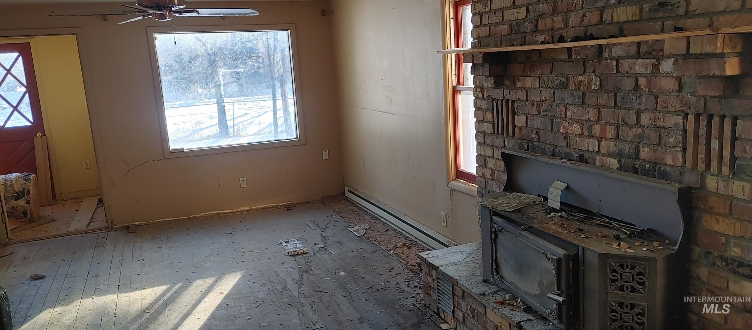 227 Alturas Ave, Fairfield, Idaho 83327, 4 Bedrooms, 1 Bathroom, Residential For Sale, Price $150,000, 98989547