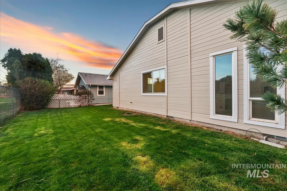 8359 W Willowdale Dr, Garden City, Idaho 83714, 2 Bedrooms, 2 Bathrooms, Residential For Sale, Price $449,900, 98989551