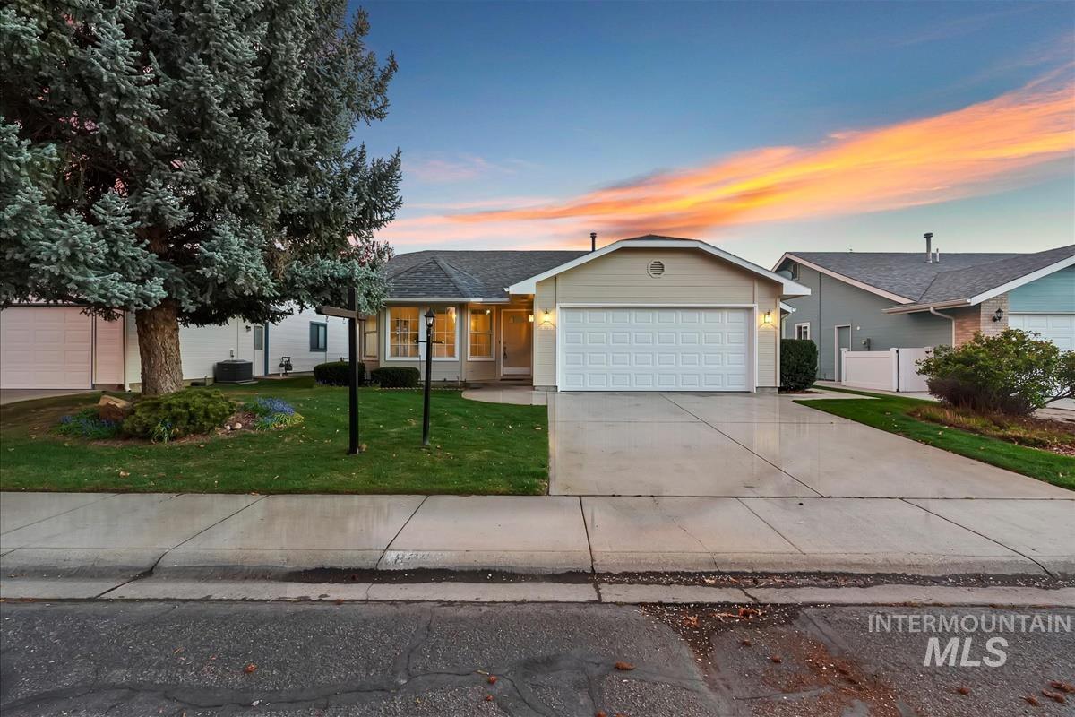 8359 W Willowdale Dr, Garden City, Idaho 83714, 2 Bedrooms, 2 Bathrooms, Residential For Sale, Price $449,900, 98989551