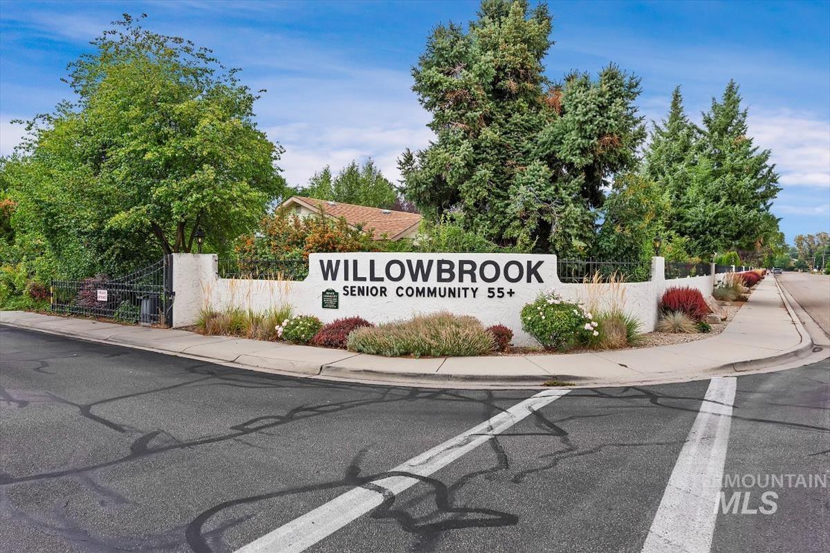 8359 W Willowdale Dr, Garden City, Idaho 83714, 2 Bedrooms, 2 Bathrooms, Residential For Sale, Price $449,900, 98989551