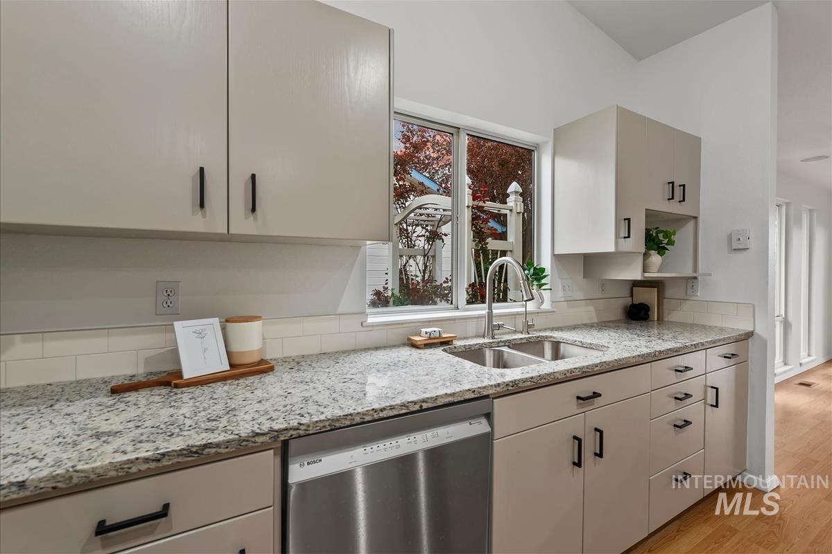 8359 W Willowdale Dr, Garden City, Idaho 83714, 2 Bedrooms, 2 Bathrooms, Residential For Sale, Price $449,900, 98989551