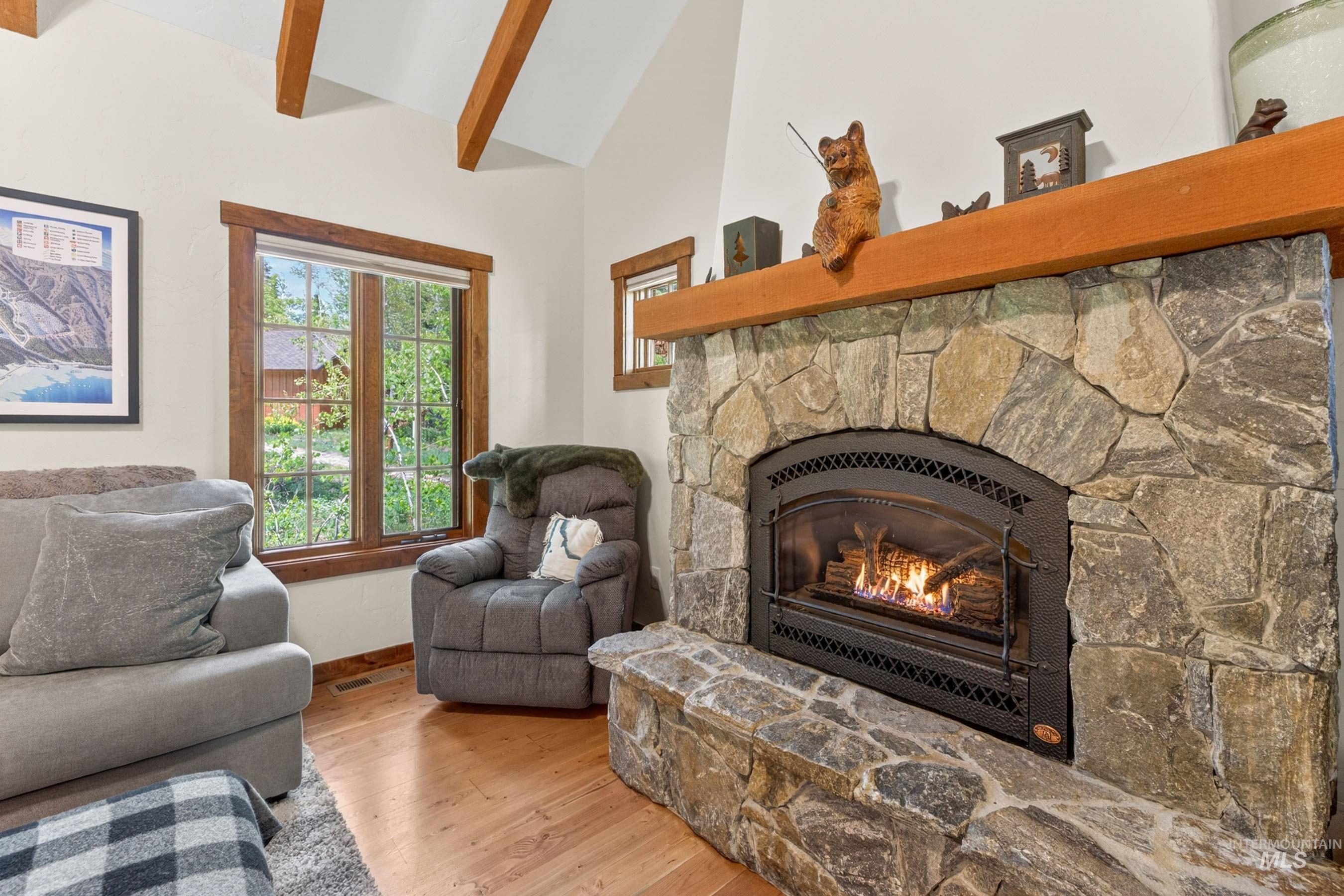 4 Rock Creek Court, Donnelly, Idaho 83615, 2 Bedrooms, 2.5 Bathrooms, Residential For Sale, Price $1,395,000,MLS 98989560