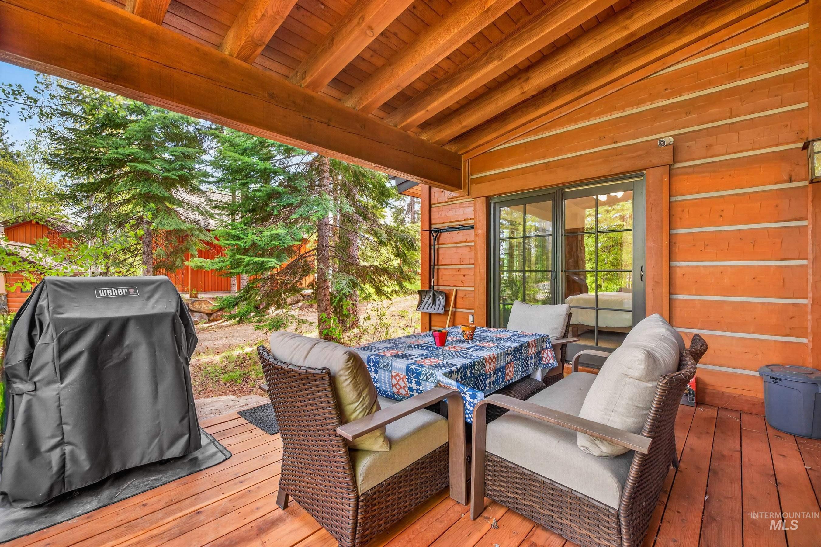 4 Rock Creek Court, Donnelly, Idaho 83615, 2 Bedrooms, 2.5 Bathrooms, Residential For Sale, Price $1,395,000,MLS 98989560