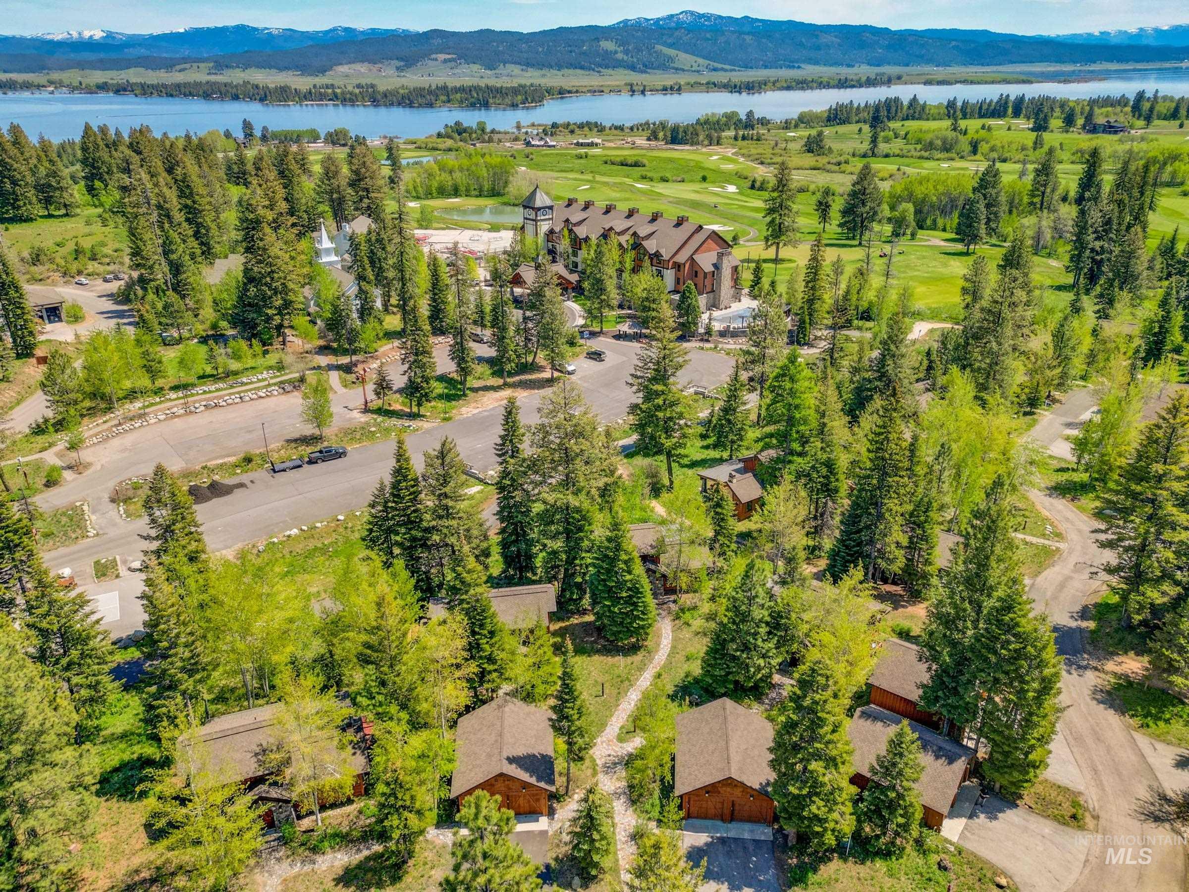 4 Rock Creek Court, Donnelly, Idaho 83615, 2 Bedrooms, 2.5 Bathrooms, Residential For Sale, Price $1,395,000,MLS 98989560
