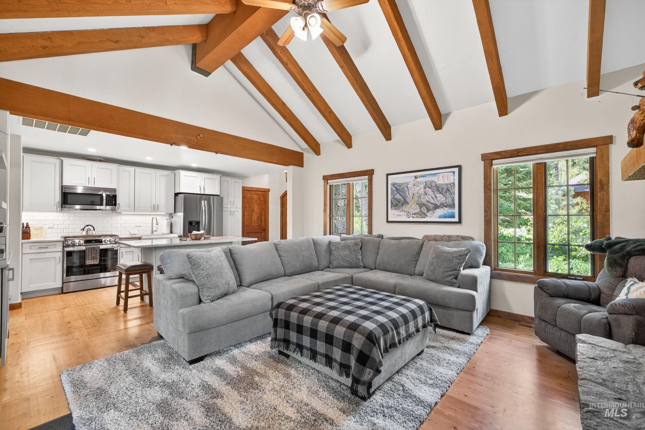 4 Rock Creek Court, Donnelly, Idaho 83615, 2 Bedrooms, 2.5 Bathrooms, Residential For Sale, Price $1,395,000,MLS 98989560