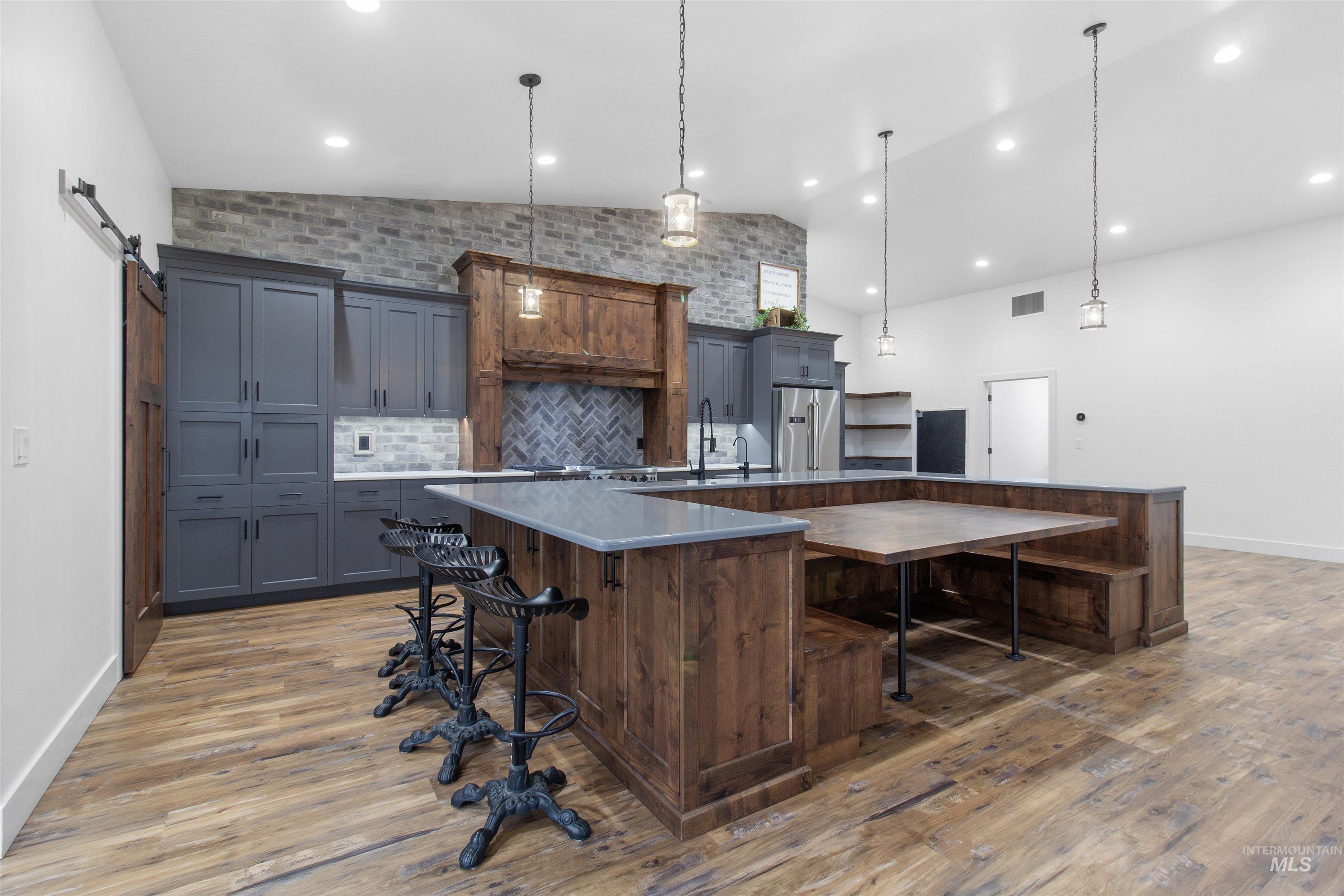 3924 N 2100 E, Filer, Idaho 83328, 5 Bedrooms, 4.5 Bathrooms, Residential For Sale, Price $1,100,000,MLS 98989565