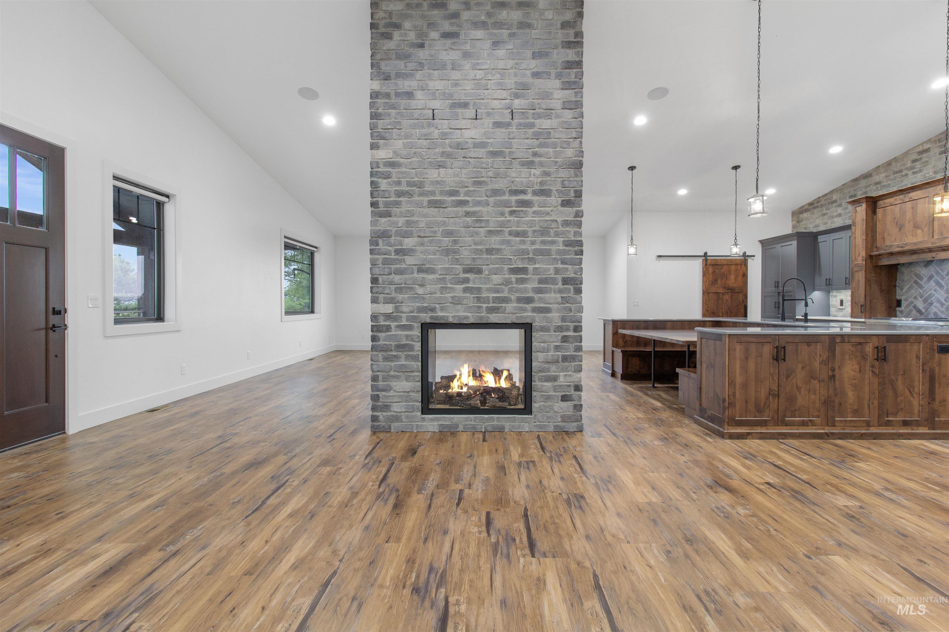 3924 N 2100 E, Filer, Idaho 83328, 5 Bedrooms, 4.5 Bathrooms, Residential For Sale, Price $1,100,000,MLS 98989565