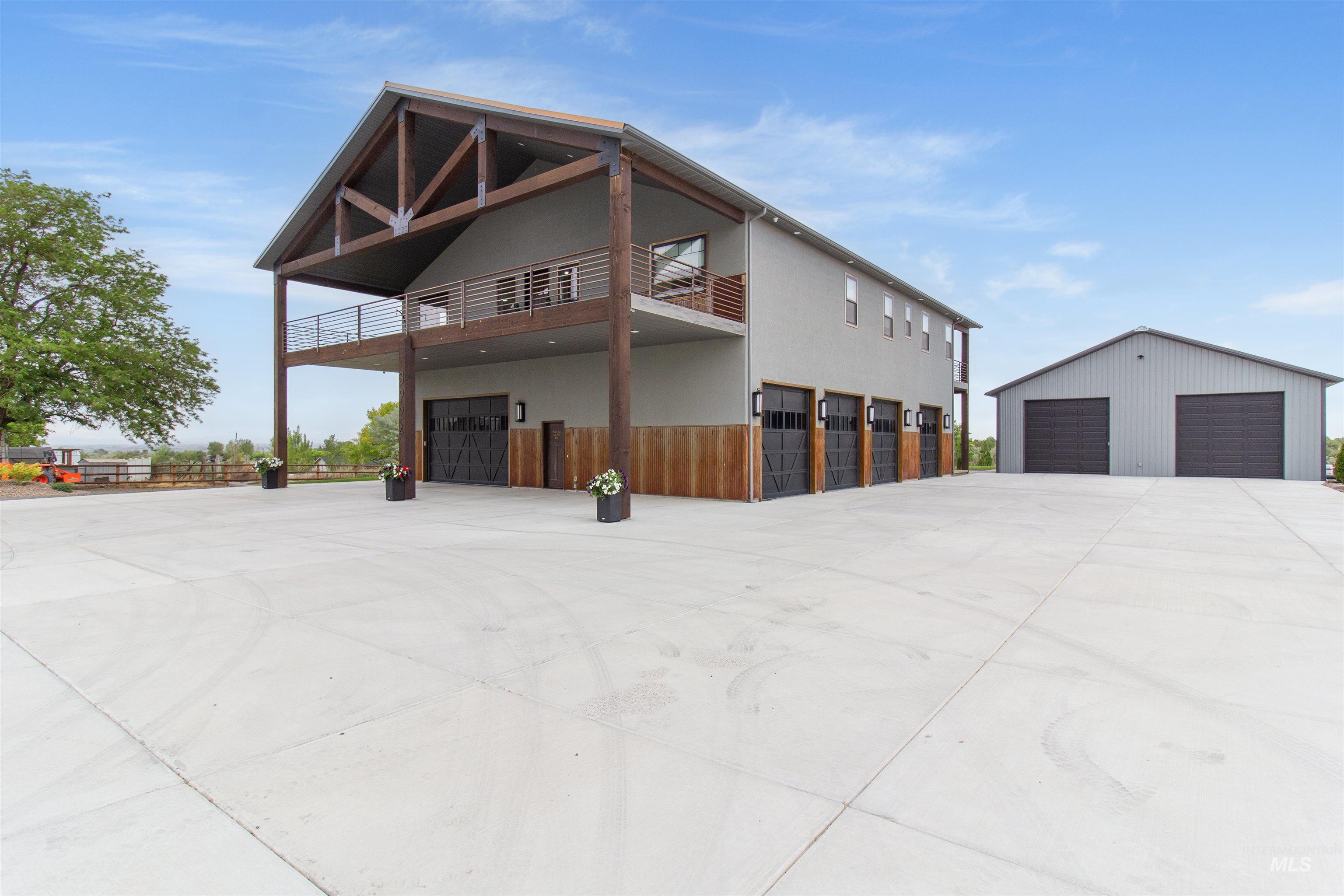 3924 N 2100 E, Filer, Idaho 83328, 5 Bedrooms, 4.5 Bathrooms, Residential For Sale, Price $1,100,000,MLS 98989565