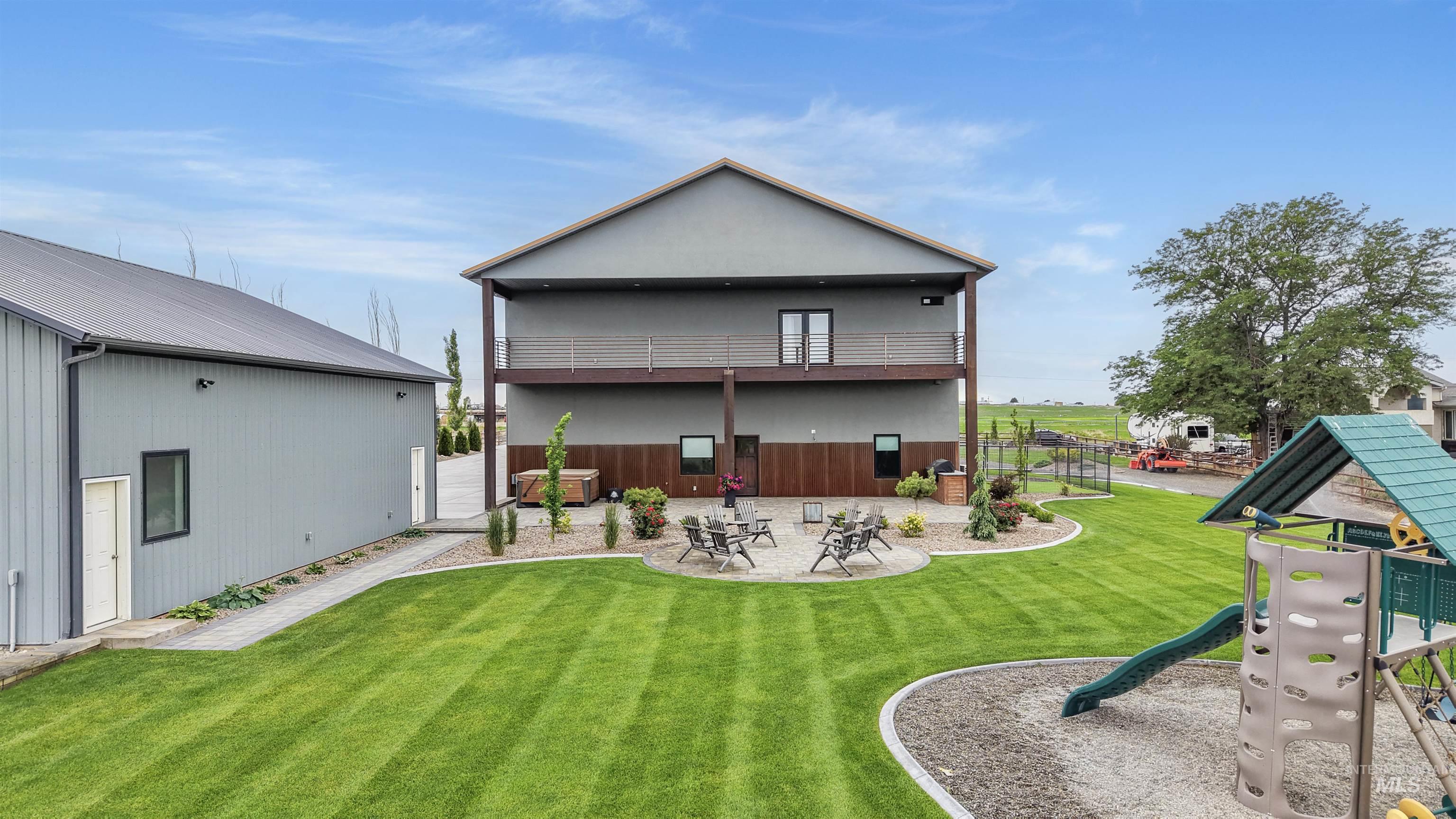3824 N 2100 E, Filer, Idaho 83328, 5 Bedrooms, 4.5 Bathrooms, Residential For Sale, Price $1,260,000,MLS 98989565