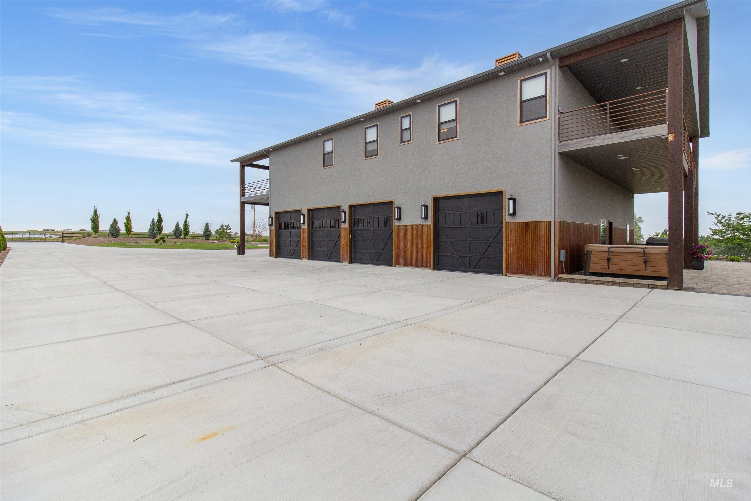 3924 N 2100 E, Filer, Idaho 83328, 5 Bedrooms, 4.5 Bathrooms, Residential For Sale, Price $1,100,000,MLS 98989565