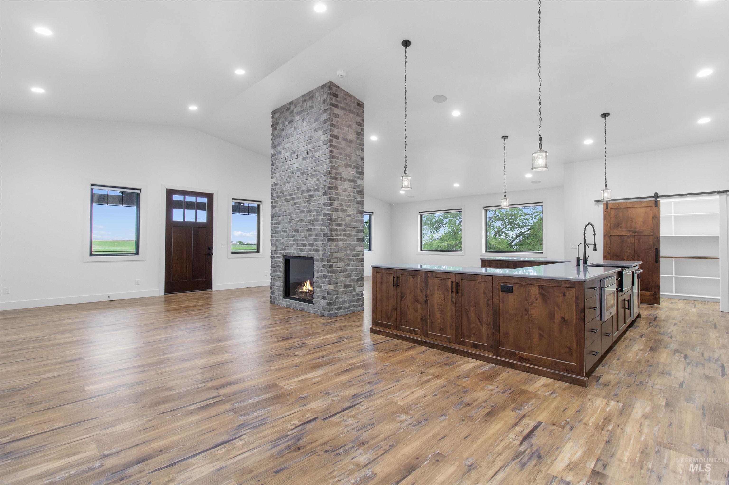 3924 N 2100 E, Filer, Idaho 83328, 5 Bedrooms, 4.5 Bathrooms, Residential For Sale, Price $1,100,000,MLS 98989565