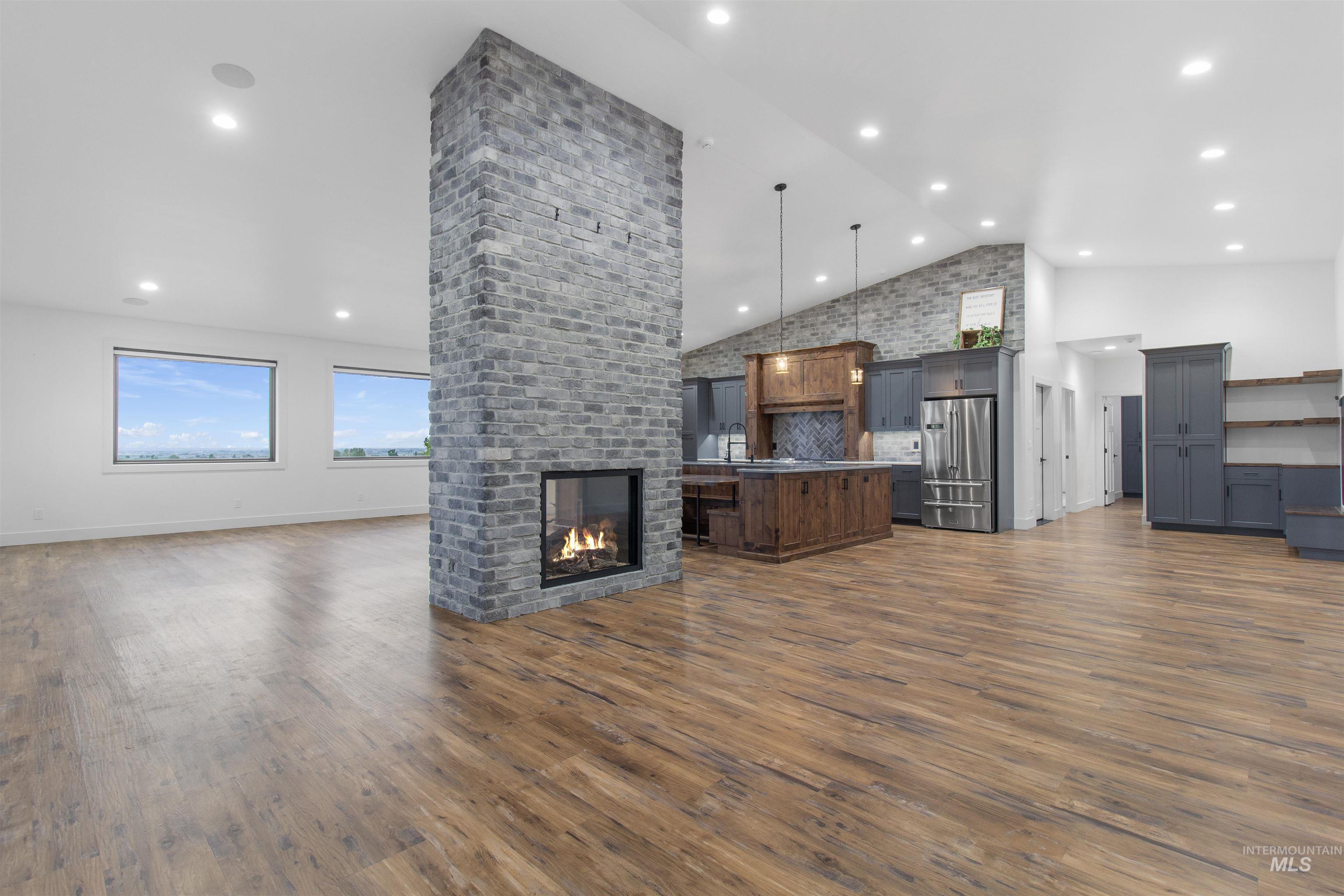 3924 N 2100 E, Filer, Idaho 83328, 5 Bedrooms, 4.5 Bathrooms, Residential For Sale, Price $1,100,000,MLS 98989565