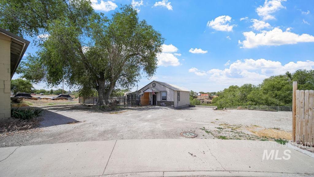 645 5th Ave W, Twin Falls, Idaho 83301, 2 Bedrooms, 8 Rooms, Business/Commercial For Sale, Price $229,500,MLS 98989575