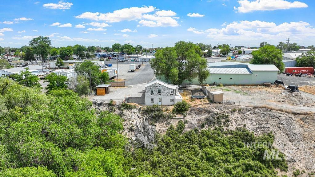 645 5th Ave W, Twin Falls, Idaho 83301, 2 Bedrooms, 2 Bathrooms, Residential For Sale, Price $229,500,MLS 98989576