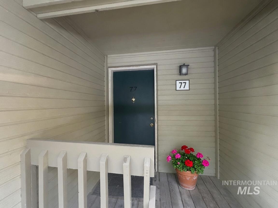 3687 S Gekeler Ln, Boise, Idaho 83706, 3 Bedrooms, 2 Bathrooms, Residential For Sale, Price $340,000,MLS 98989582