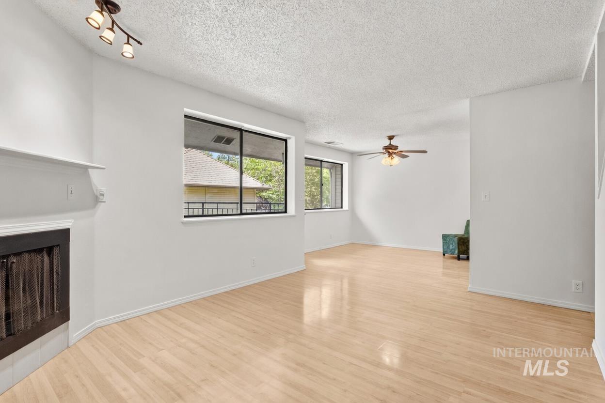 3687 S Gekeler Ln, Boise, Idaho 83706, 3 Bedrooms, 2 Bathrooms, Residential For Sale, Price $340,000,MLS 98989582