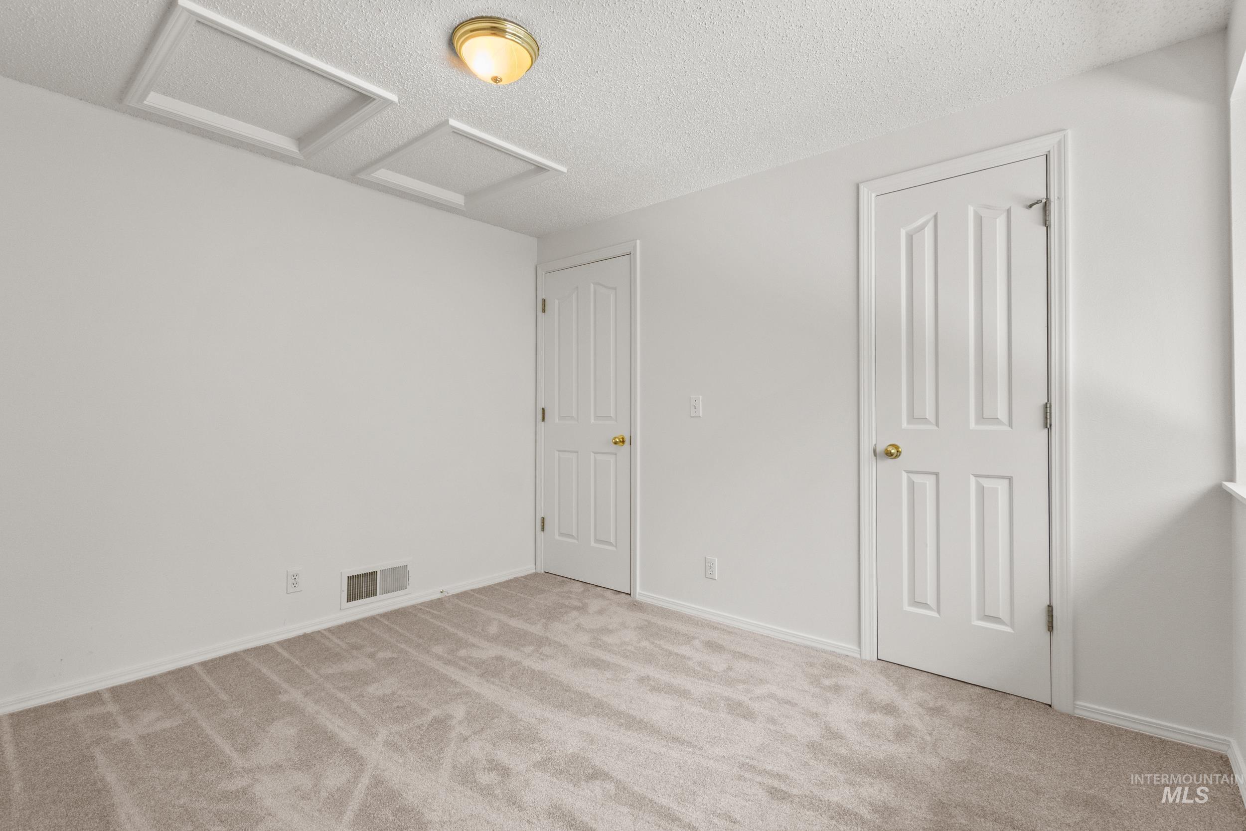 3687 S Gekeler Ln, Boise, Idaho 83706, 3 Bedrooms, 2 Bathrooms, Residential For Sale, Price $340,000,MLS 98989582