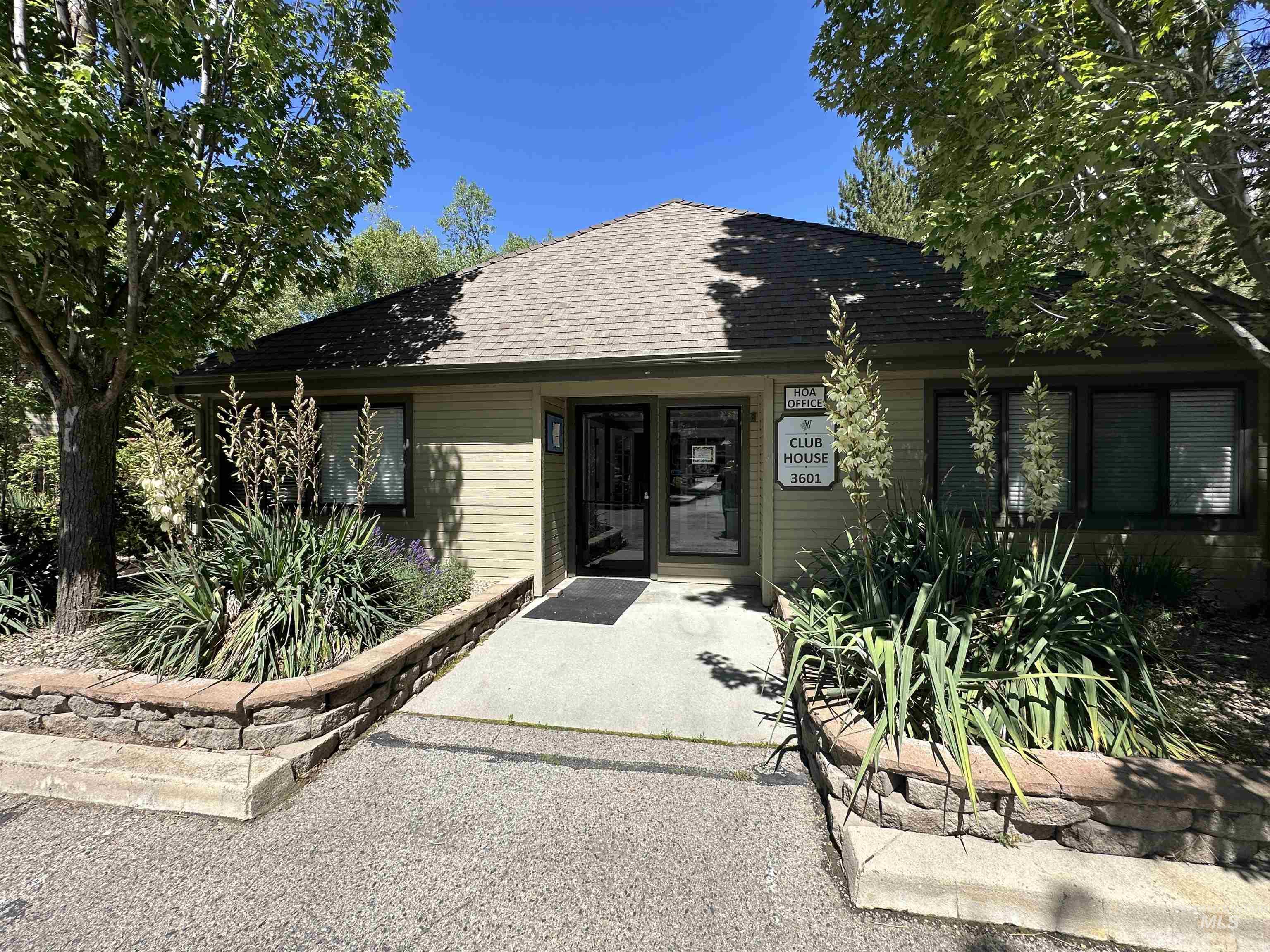 3687 S Gekeler Ln, Boise, Idaho 83706, 3 Bedrooms, 2 Bathrooms, Residential For Sale, Price $340,000,MLS 98989582