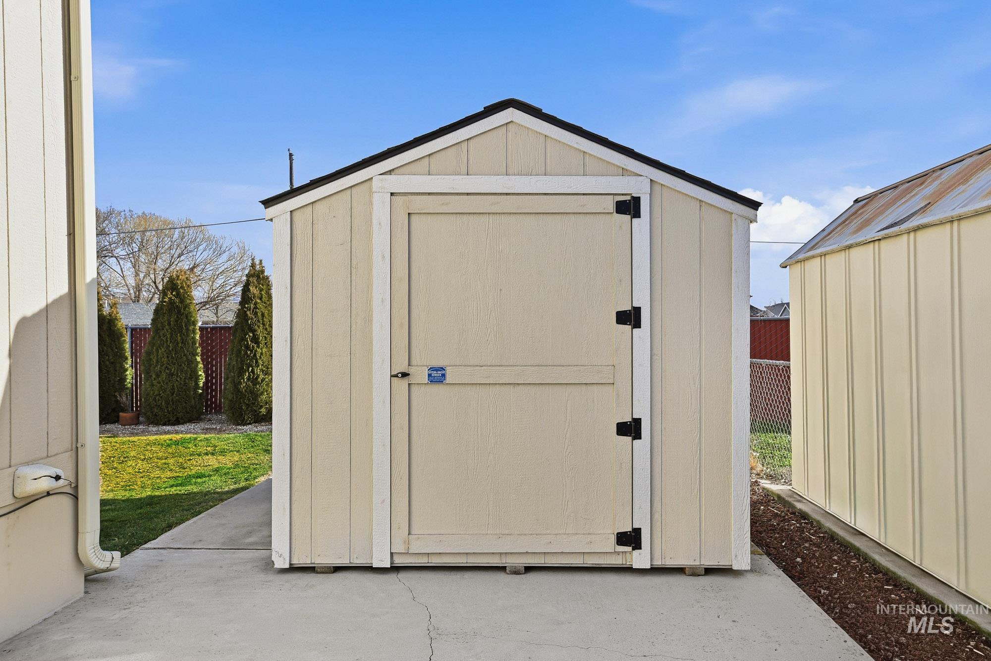 2710 N Pilgrim Lane, Boise, Idaho 83704-9419, 2 Bedrooms, 1 Bathroom, Residential For Sale, Price $85,000,MLS 98989586