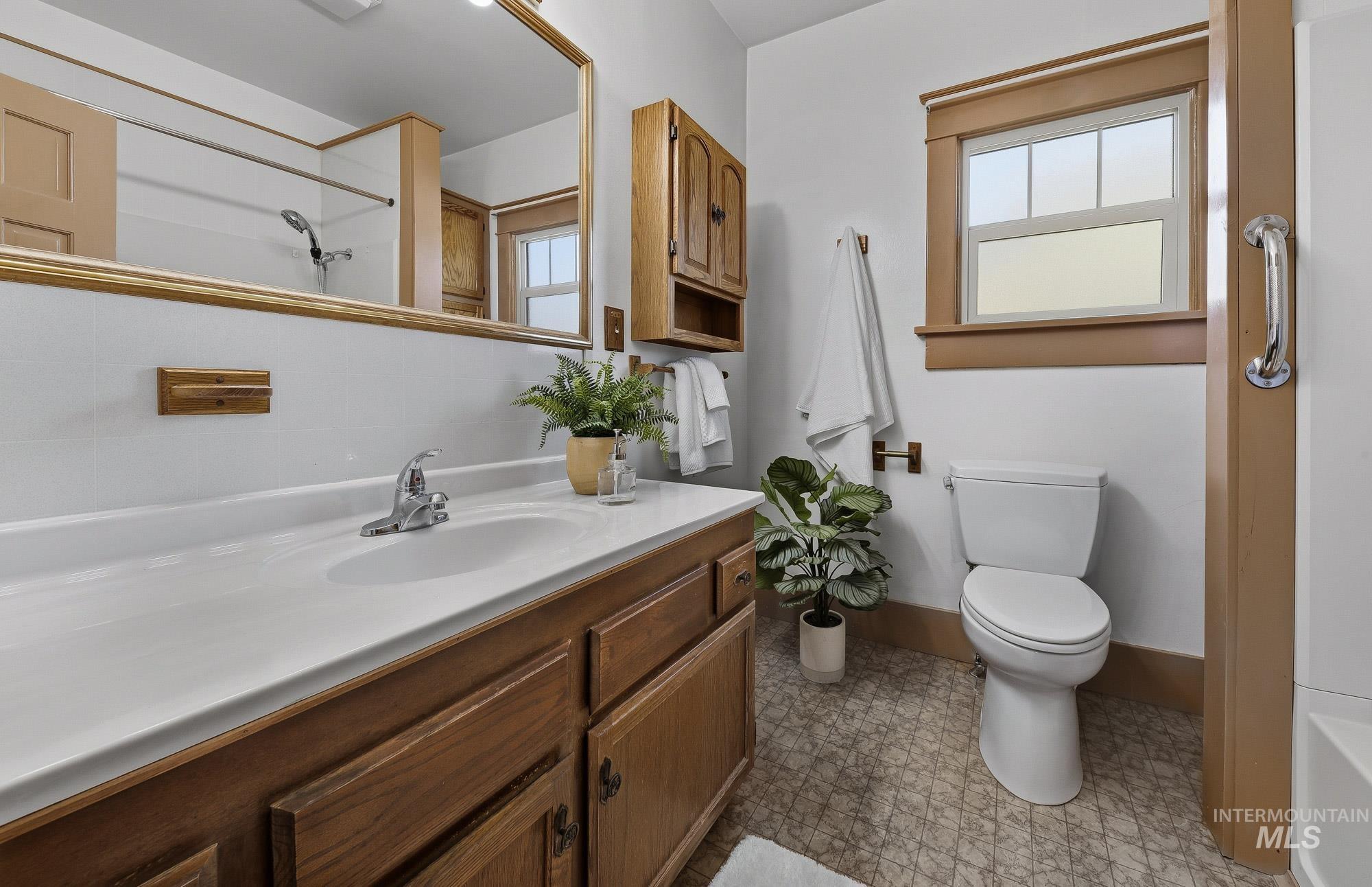 1501 Blaine St, Caldwell, Idaho 83605-4334, 3 Bedrooms, 1 Bathroom, Residential For Sale, Price $349,900,MLS 98989591