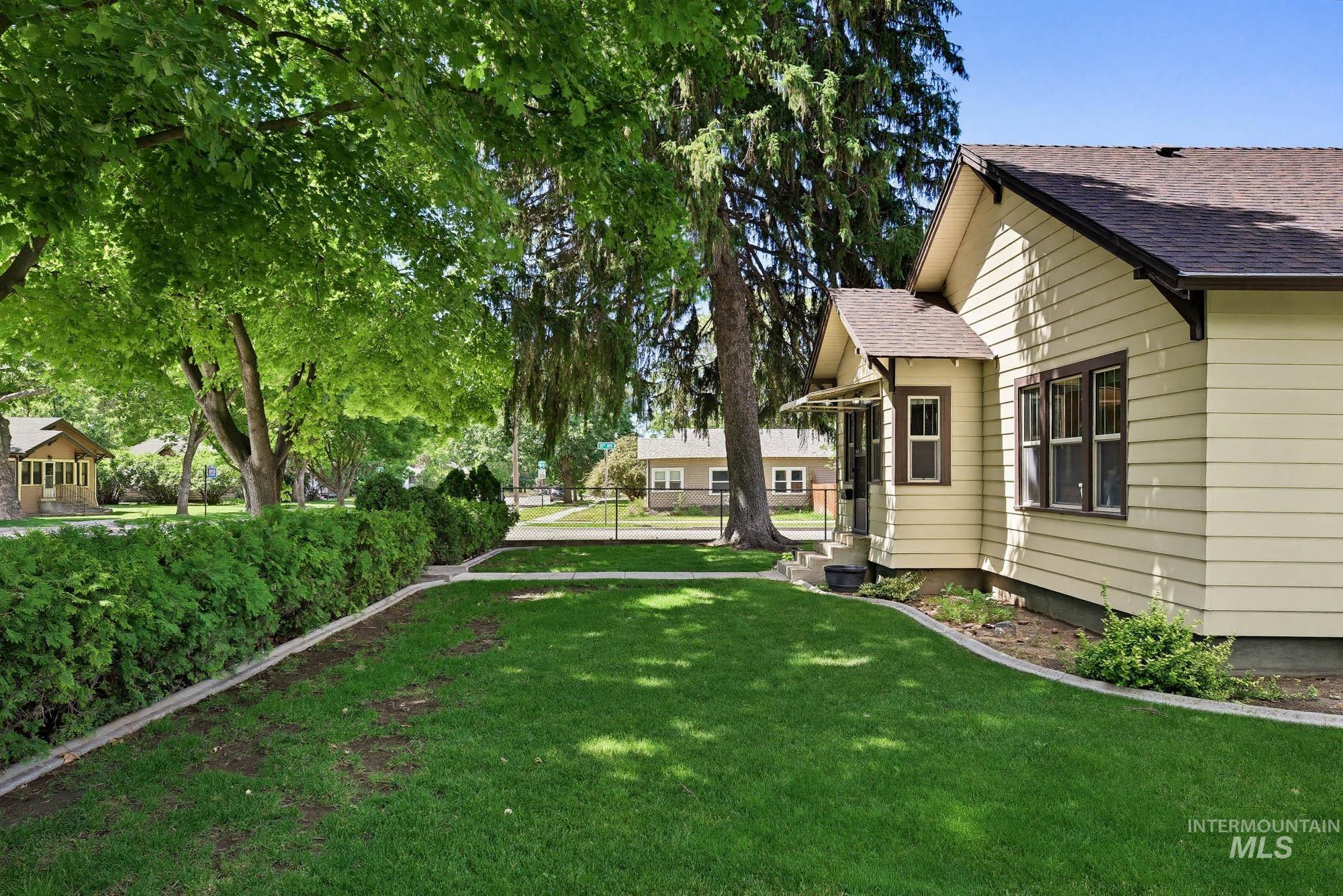 1501 Blaine St, Caldwell, Idaho 83605-4334, 3 Bedrooms, 1 Bathroom, Residential For Sale, Price $349,900,MLS 98989591