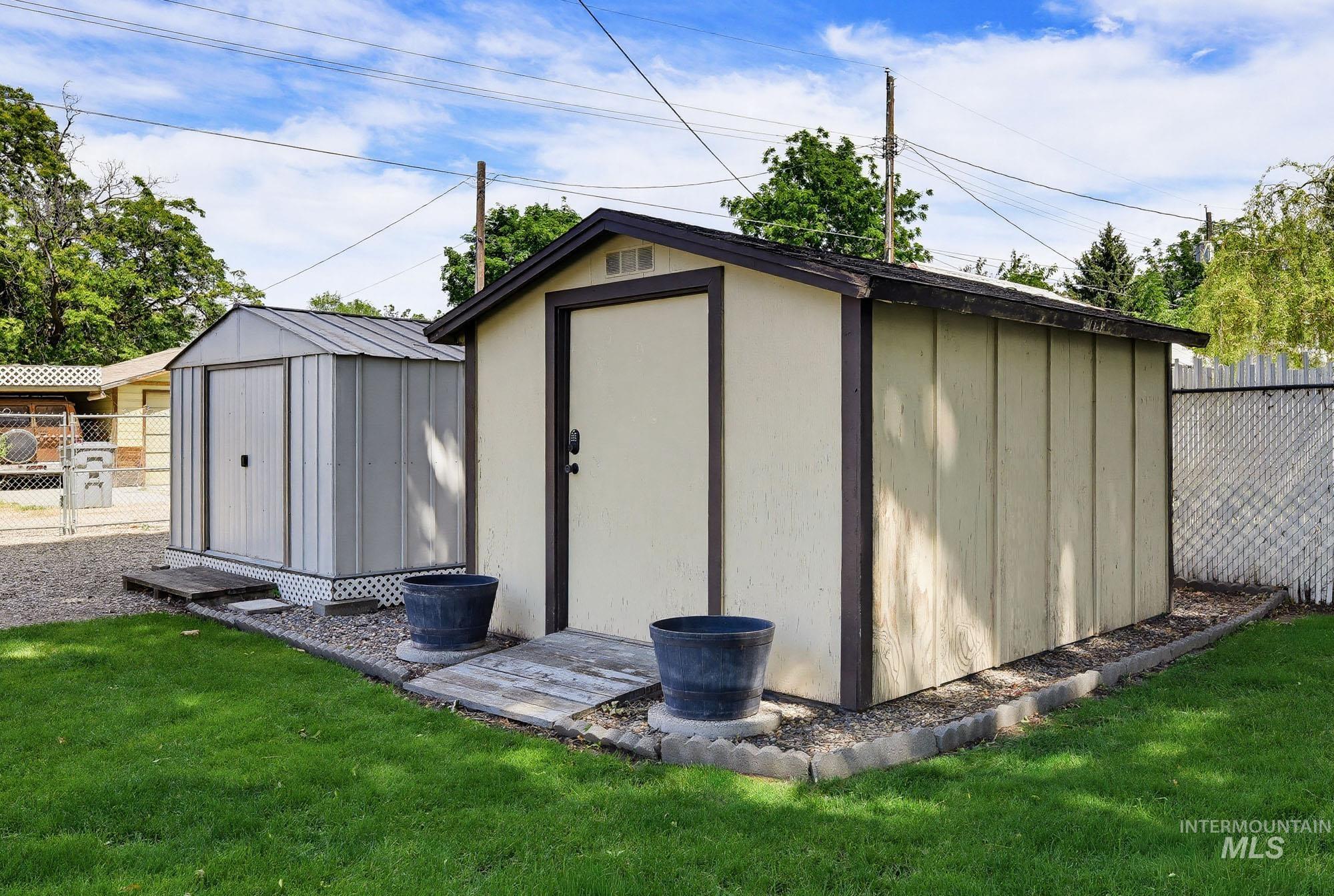 1501 Blaine St, Caldwell, Idaho 83605-4334, 3 Bedrooms, 1 Bathroom, Residential For Sale, Price $349,900,MLS 98989591