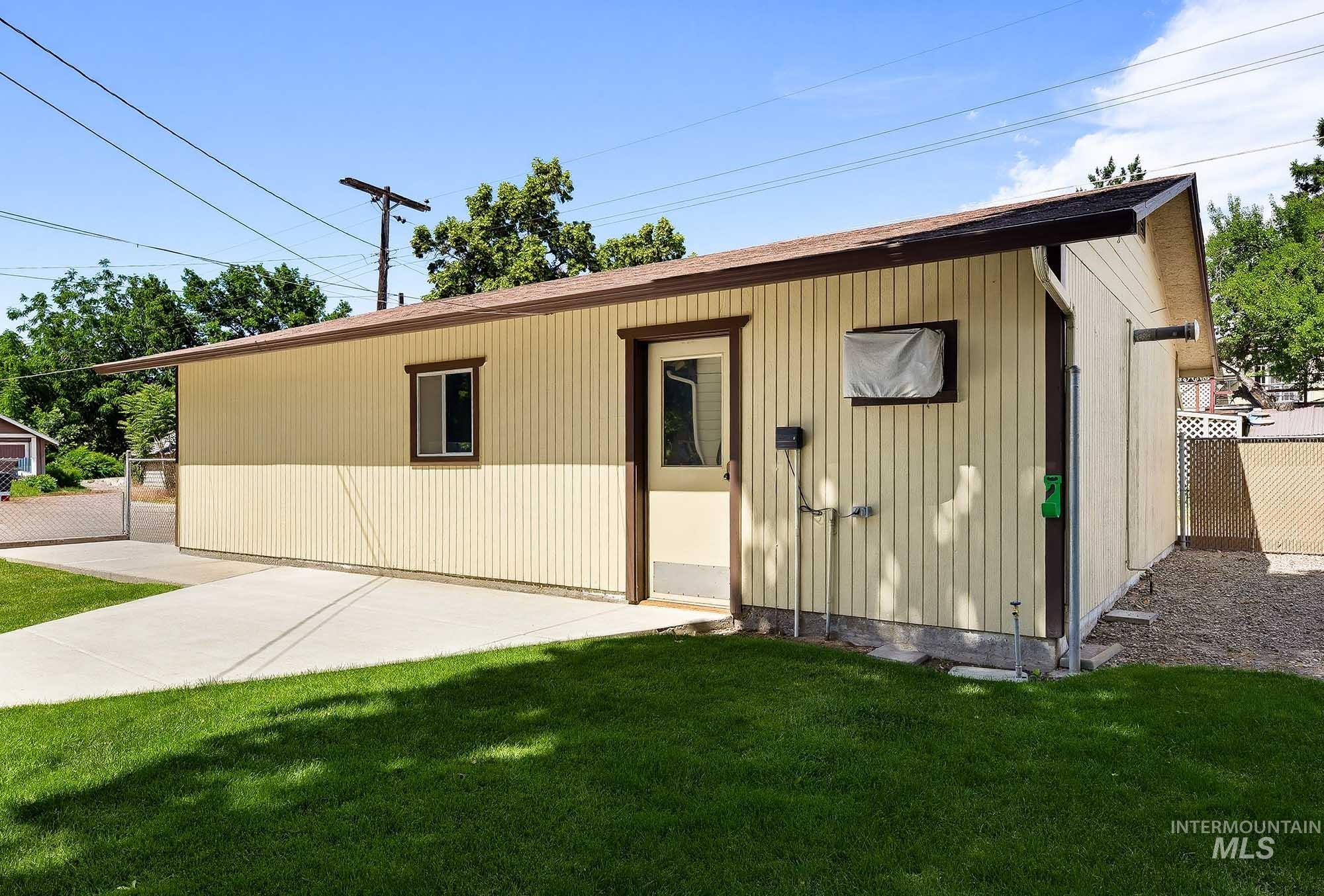 1501 Blaine St, Caldwell, Idaho 83605-4334, 3 Bedrooms, 1 Bathroom, Residential For Sale, Price $349,900,MLS 98989591