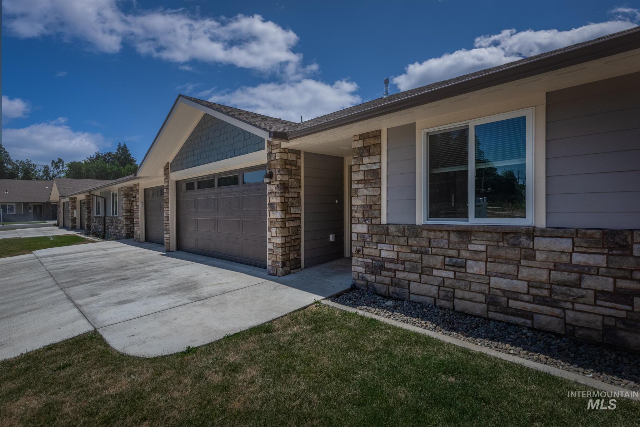 3438 5th St, Lewiston, Idaho 83501, 3 Bedrooms, 2 Bathrooms, Residential Income For Sale, Price $349,900,MLS 98989593
