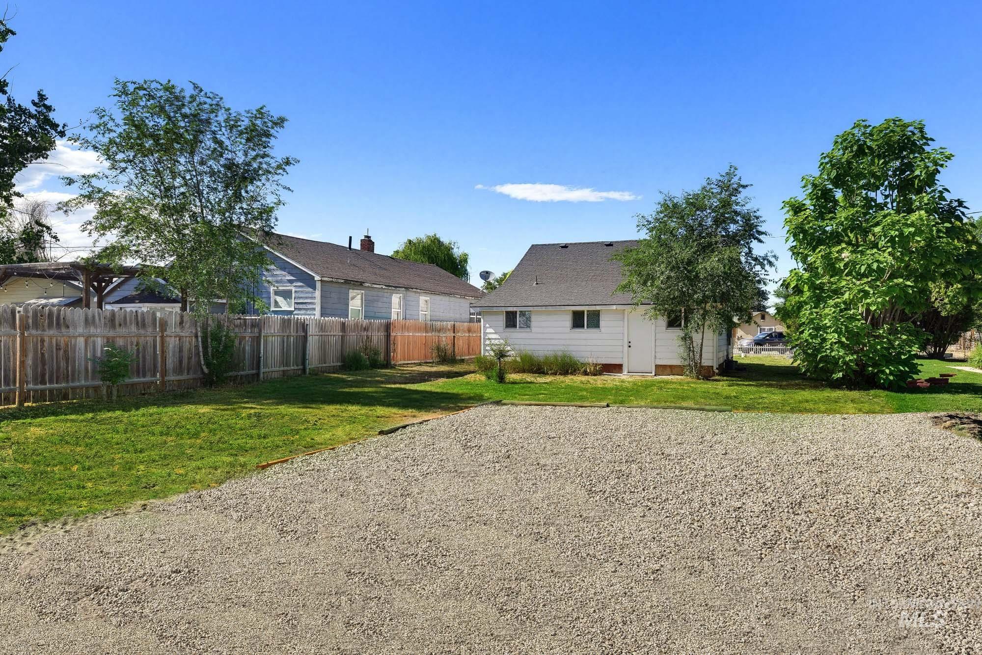 18 E Montana Ave, Homedale, Idaho 83628-3256, 2 Bedrooms, 1 Bathroom, Residential For Sale, Price $258,900,MLS 98989594
