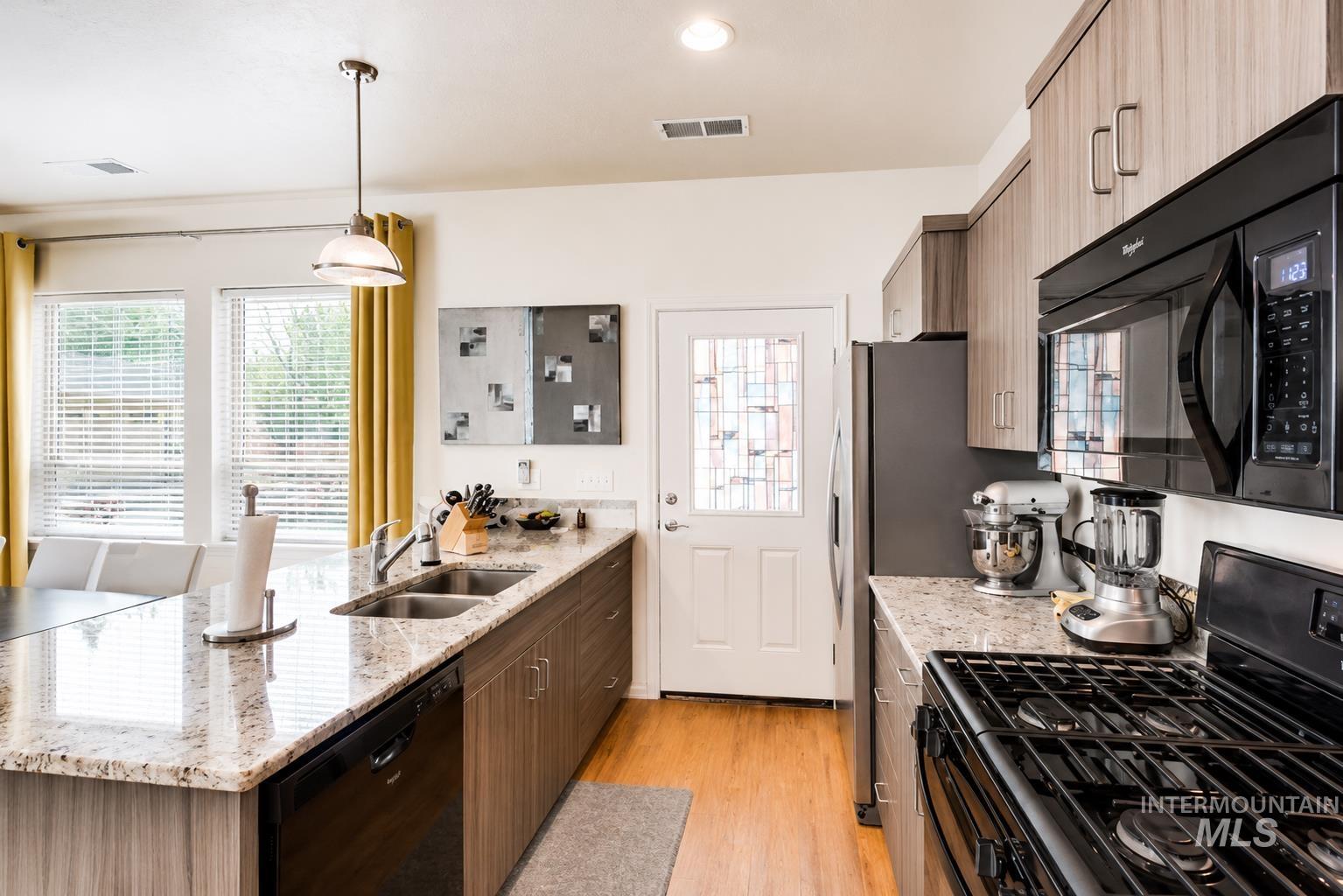 1903/1905 N Ancestor Ave, Boise, Idaho 83704, 2 Bedrooms, 2 Bathrooms, Residential Income For Sale, Price $650,000, 98989596