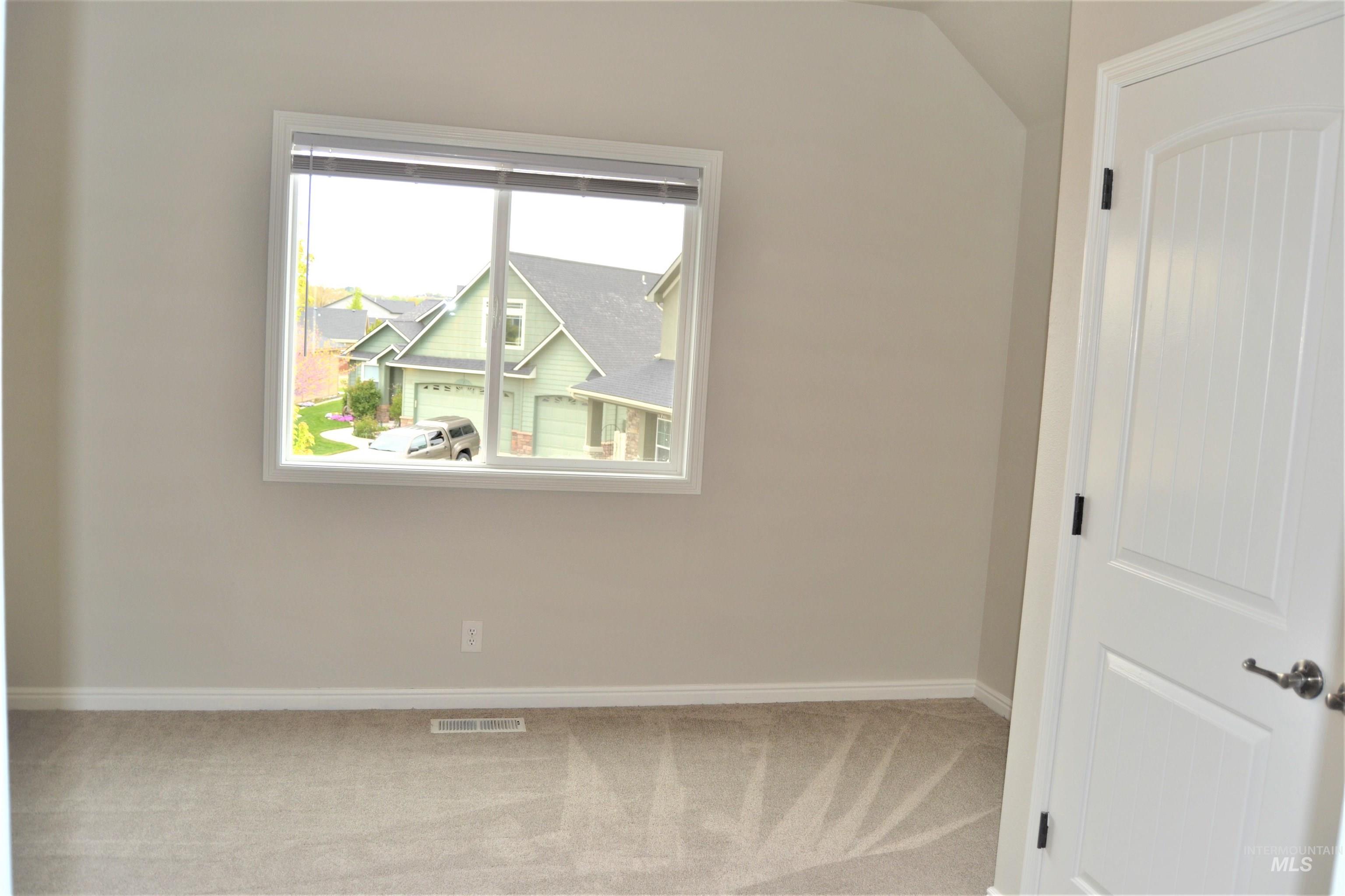 562 N Paddington, Star, Idaho 83669, 4 Bedrooms, 2.5 Bathrooms, Residential For Sale, Price $559,000,MLS 98989598