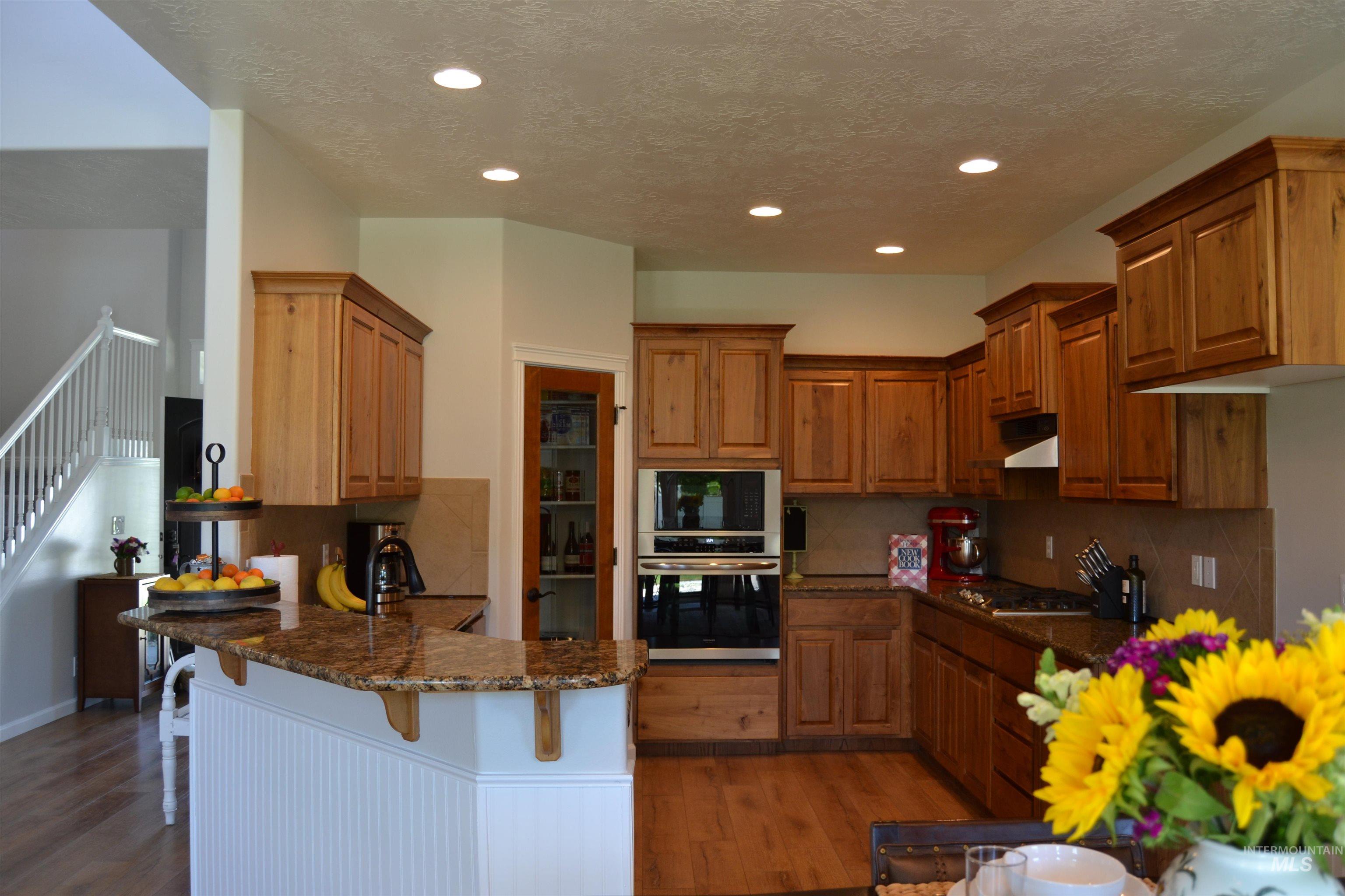 562 N Paddington, Star, Idaho 83669, 4 Bedrooms, 2.5 Bathrooms, Residential For Sale, Price $559,000,MLS 98989598