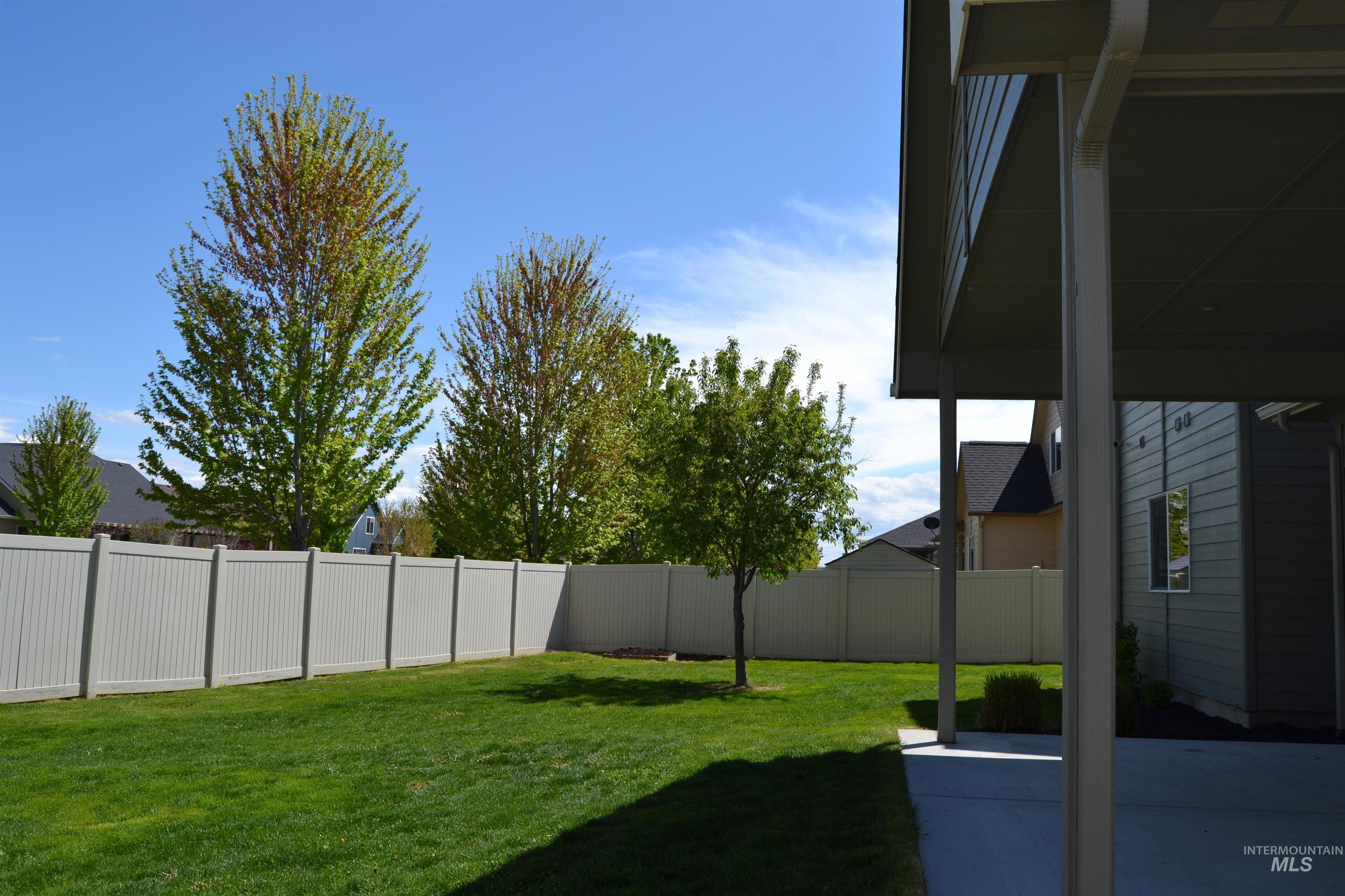 562 N Paddington, Star, Idaho 83669, 4 Bedrooms, 2.5 Bathrooms, Residential For Sale, Price $559,000,MLS 98989598