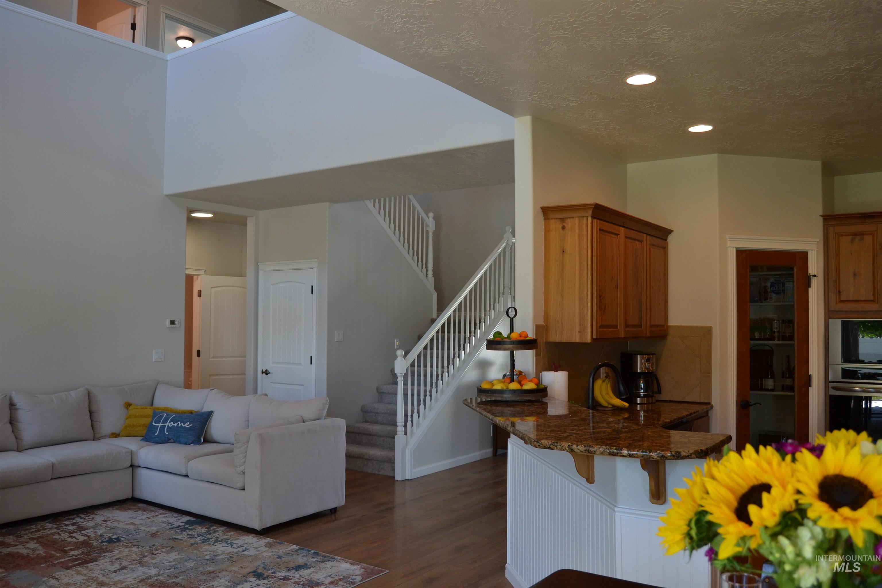 562 N Paddington, Star, Idaho 83669, 4 Bedrooms, 2.5 Bathrooms, Residential For Sale, Price $559,000,MLS 98989598