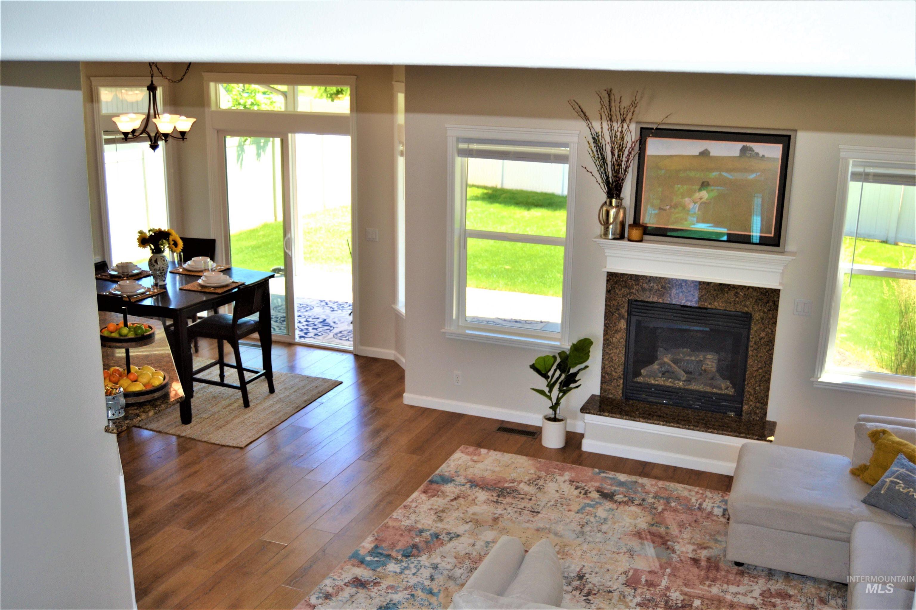 562 N Paddington, Star, Idaho 83669, 4 Bedrooms, 2.5 Bathrooms, Residential For Sale, Price $559,000,MLS 98989598