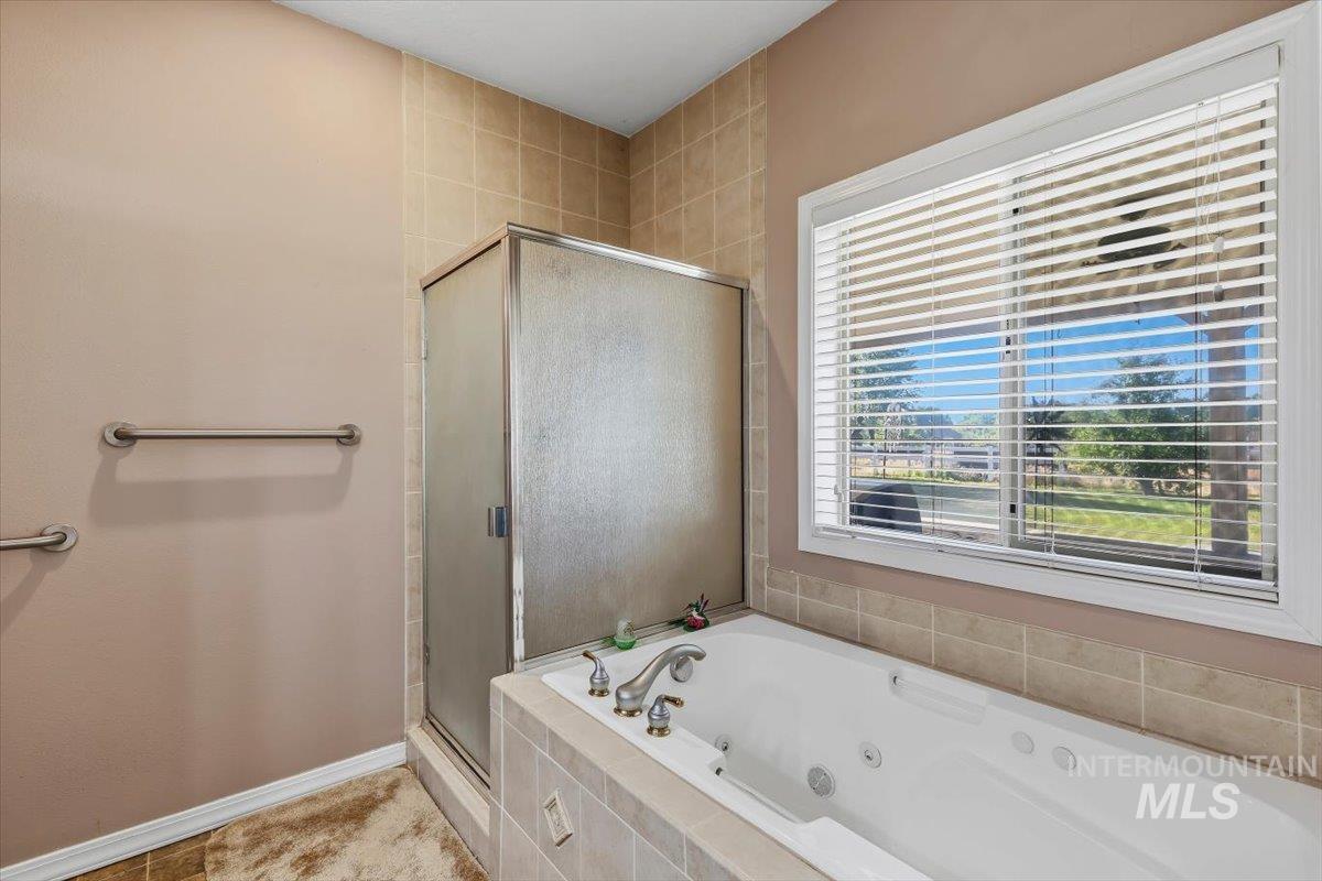 14385 Silver Creek Road, Caldwell, Idaho 83607, 3 Bedrooms, 2 Bathrooms, Residential For Sale, Price $829,999,MLS 98989600