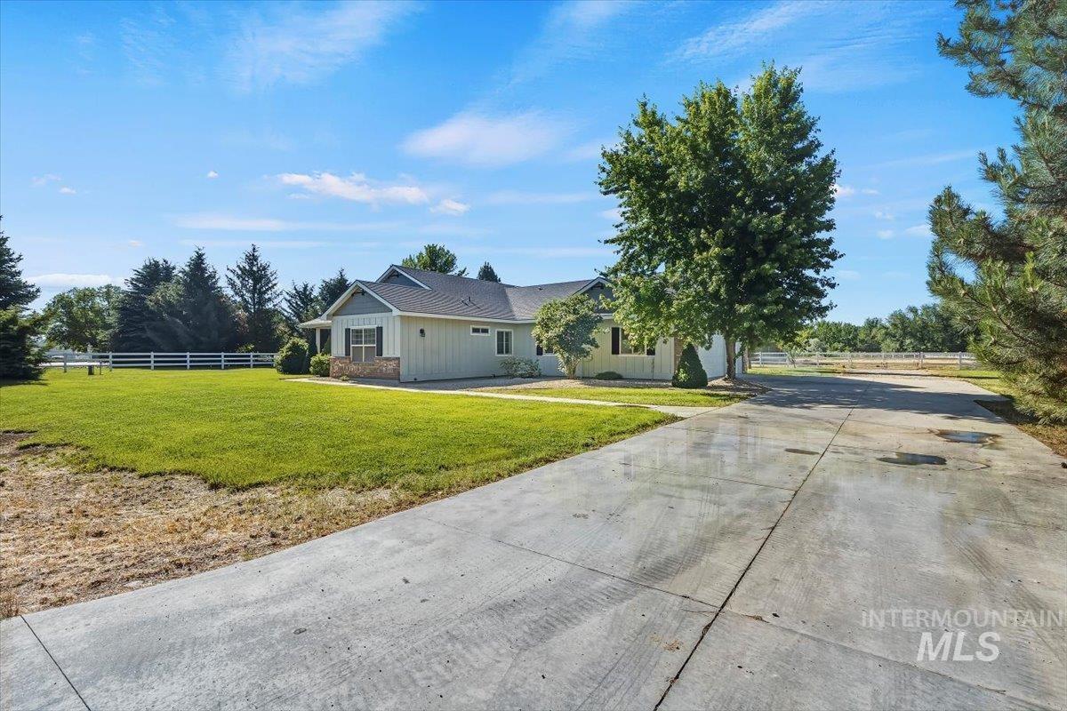 14385 Silver Creek Road, Caldwell, Idaho 83607, 3 Bedrooms, 2 Bathrooms, Residential For Sale, Price $829,999,MLS 98989600