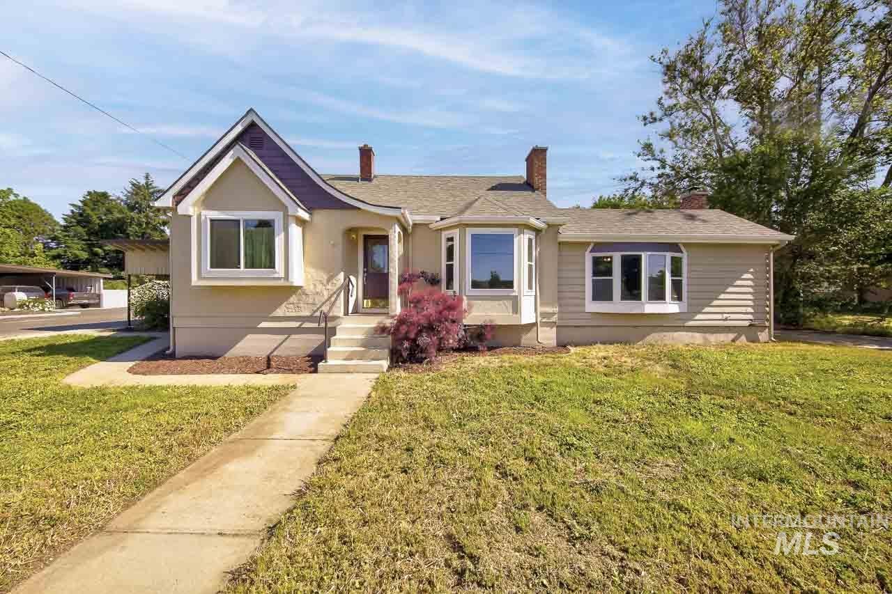 1202 E Main Street, Emmett, Idaho 83617, 3 Bedrooms, 2 Bathrooms, Residential For Sale, Price $397,500, 98989605