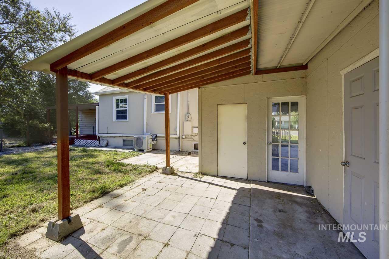 1202 E Main Street, Emmett, Idaho 83617, 3 Bedrooms, 2 Bathrooms, Residential For Sale, Price $397,500,MLS 98989605