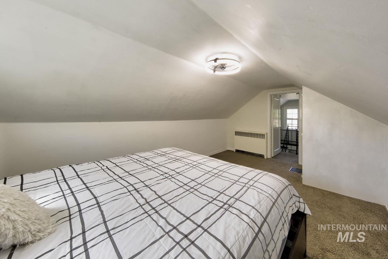 1202 E Main Street, Emmett, Idaho 83617, 3 Bedrooms, 2 Bathrooms, Residential For Sale, Price $397,500,MLS 98989605