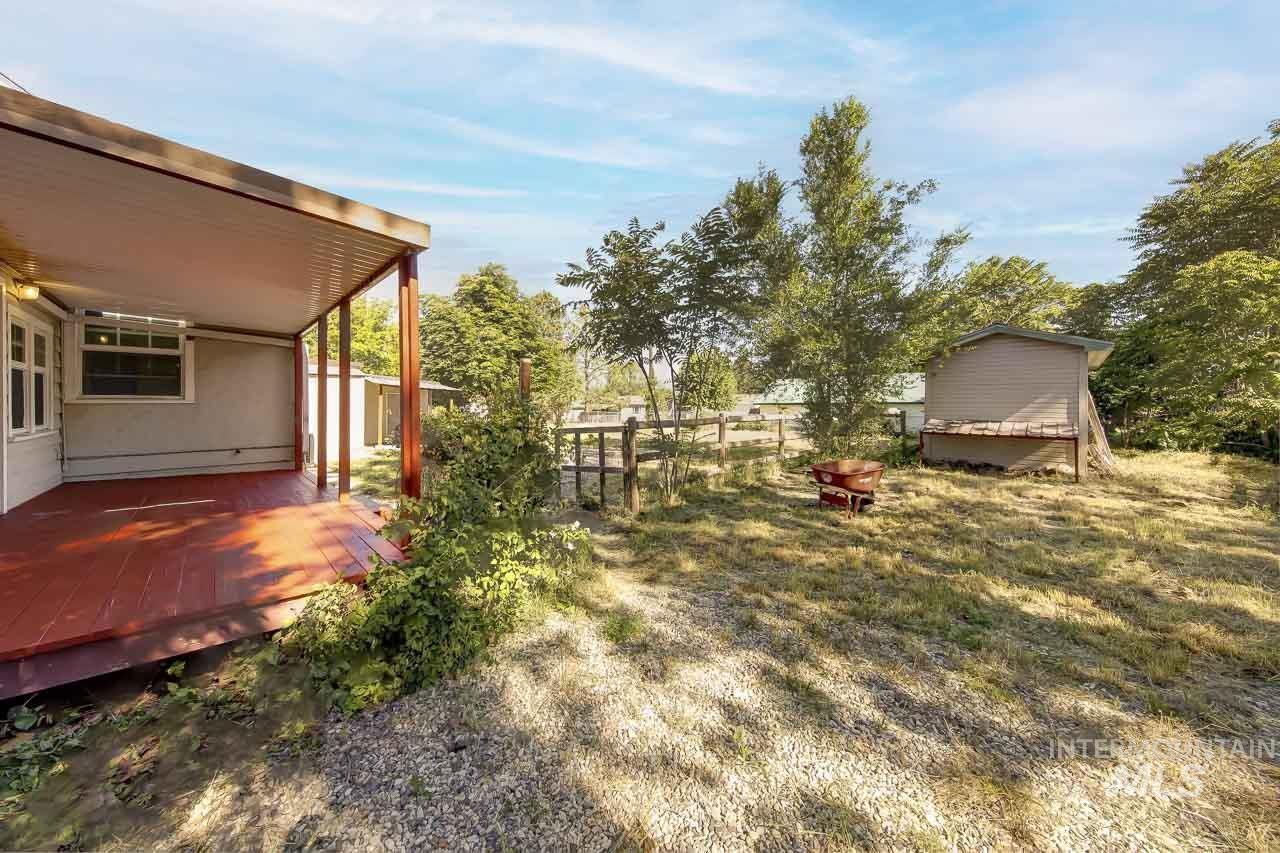 1202 E Main Street, Emmett, Idaho 83617, 3 Bedrooms, 2 Bathrooms, Residential For Sale, Price $385,000,MLS 98989605