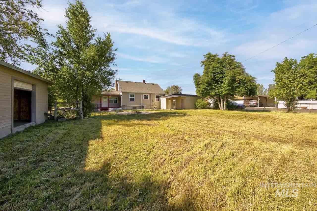 1202 E Main Street, Emmett, Idaho 83617, 3 Bedrooms, 2 Bathrooms, Residential For Sale, Price $385,000,MLS 98989605