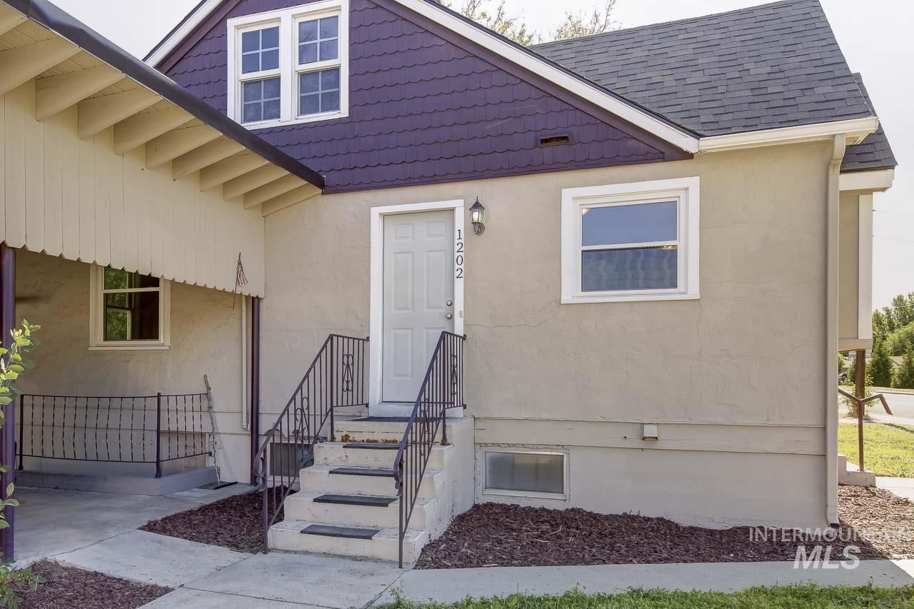 1202 E Main Street, Emmett, Idaho 83617, 3 Bedrooms, 2 Bathrooms, Residential For Sale, Price $397,500,MLS 98989605