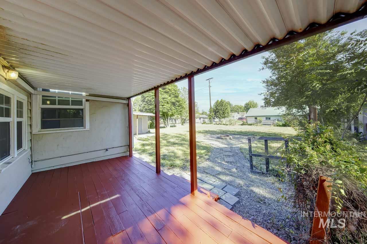 1202 E Main Street, Emmett, Idaho 83617, 3 Bedrooms, 2 Bathrooms, Residential For Sale, Price $397,500,MLS 98989605
