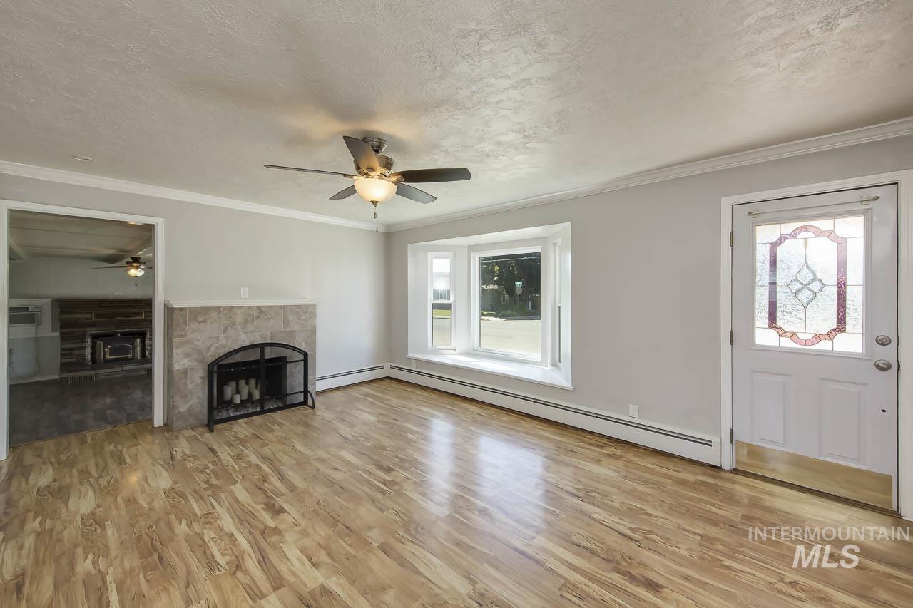 1202 E Main Street, Emmett, Idaho 83617, 3 Bedrooms, 2 Bathrooms, Residential For Sale, Price $397,500,MLS 98989605
