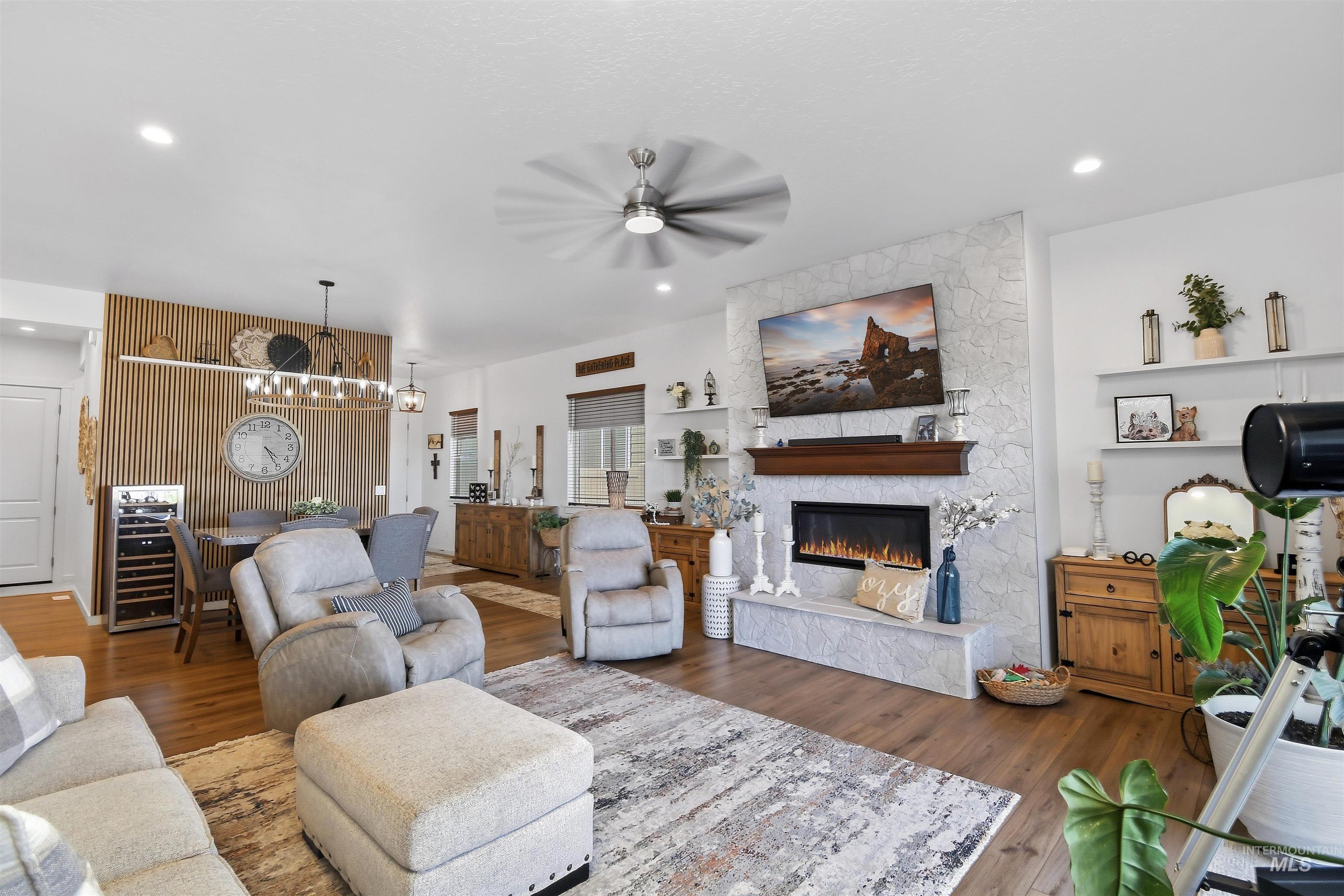 2358 N Leatherwood Ave, Star, Idaho 83669, 2 Bedrooms, 2 Bathrooms, Residential For Sale, Price $585,900,MLS 98989614