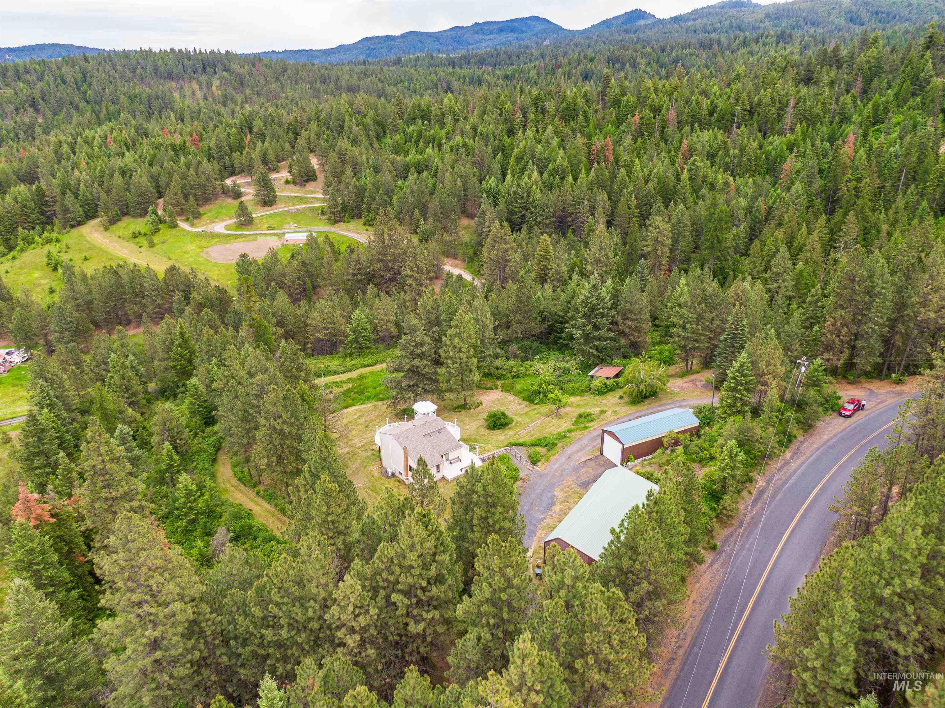 1415 Four Mile Rd, Viola, Idaho 83872, 3 Bedrooms, 2 Bathrooms, Residential For Sale, Price $639,900,MLS 98989617